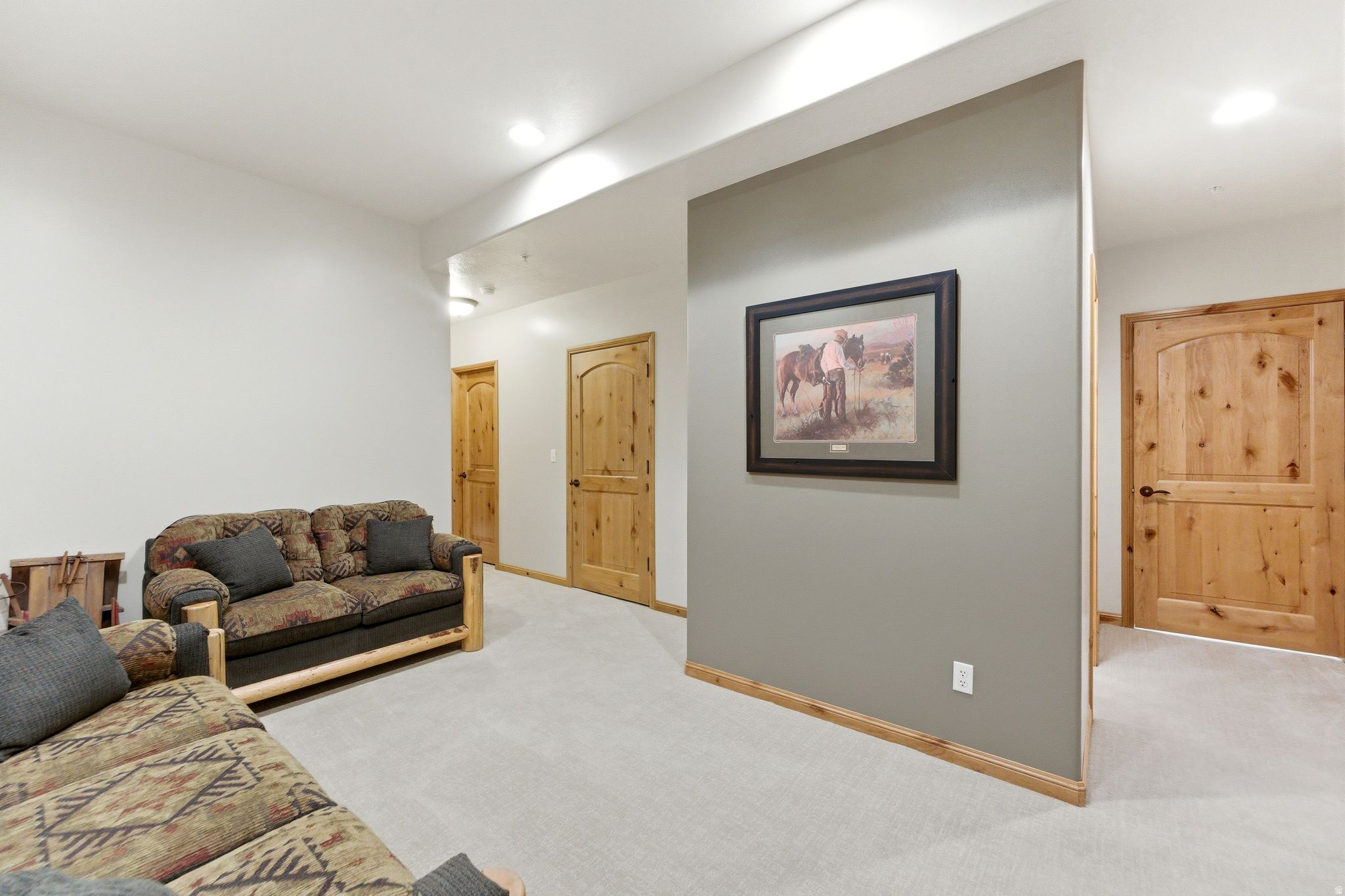 CASCADES AT MOOSE HOLLOW - Residential