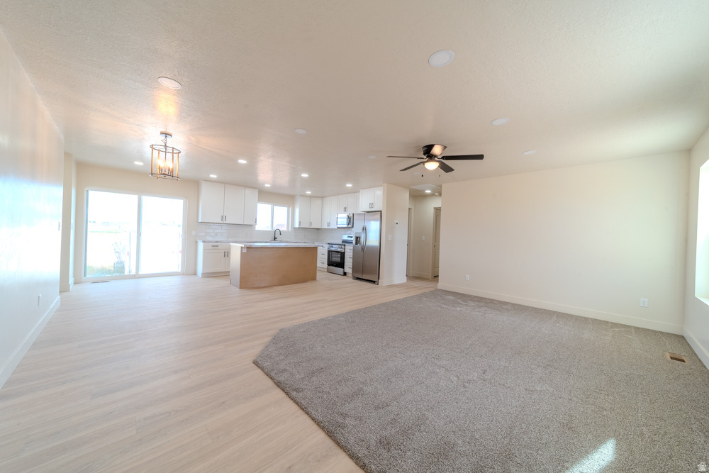 HIGH DESERT ESTATES - Residential