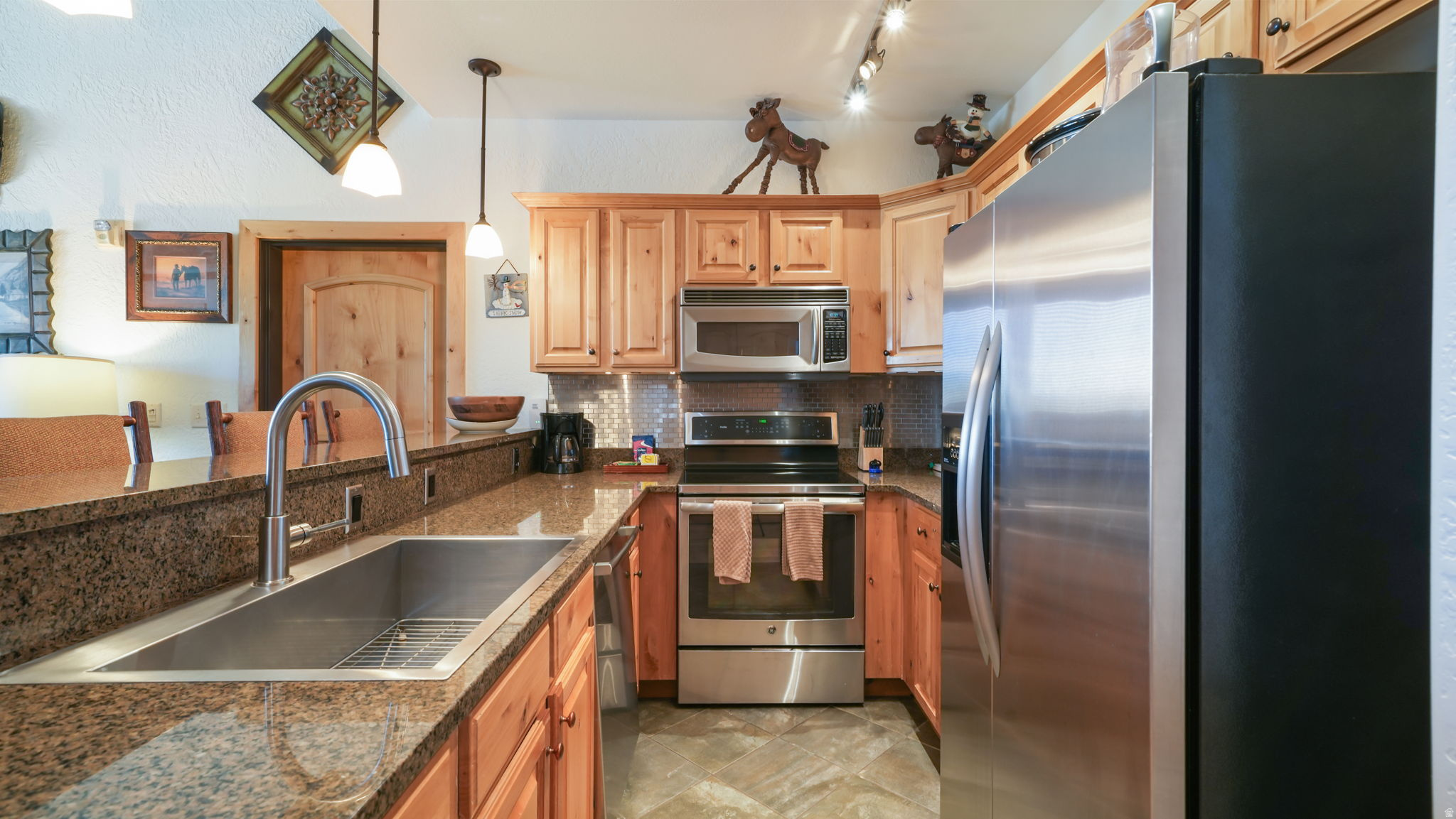 SILVERADO LODGE CONDOMINIUM - Residential
