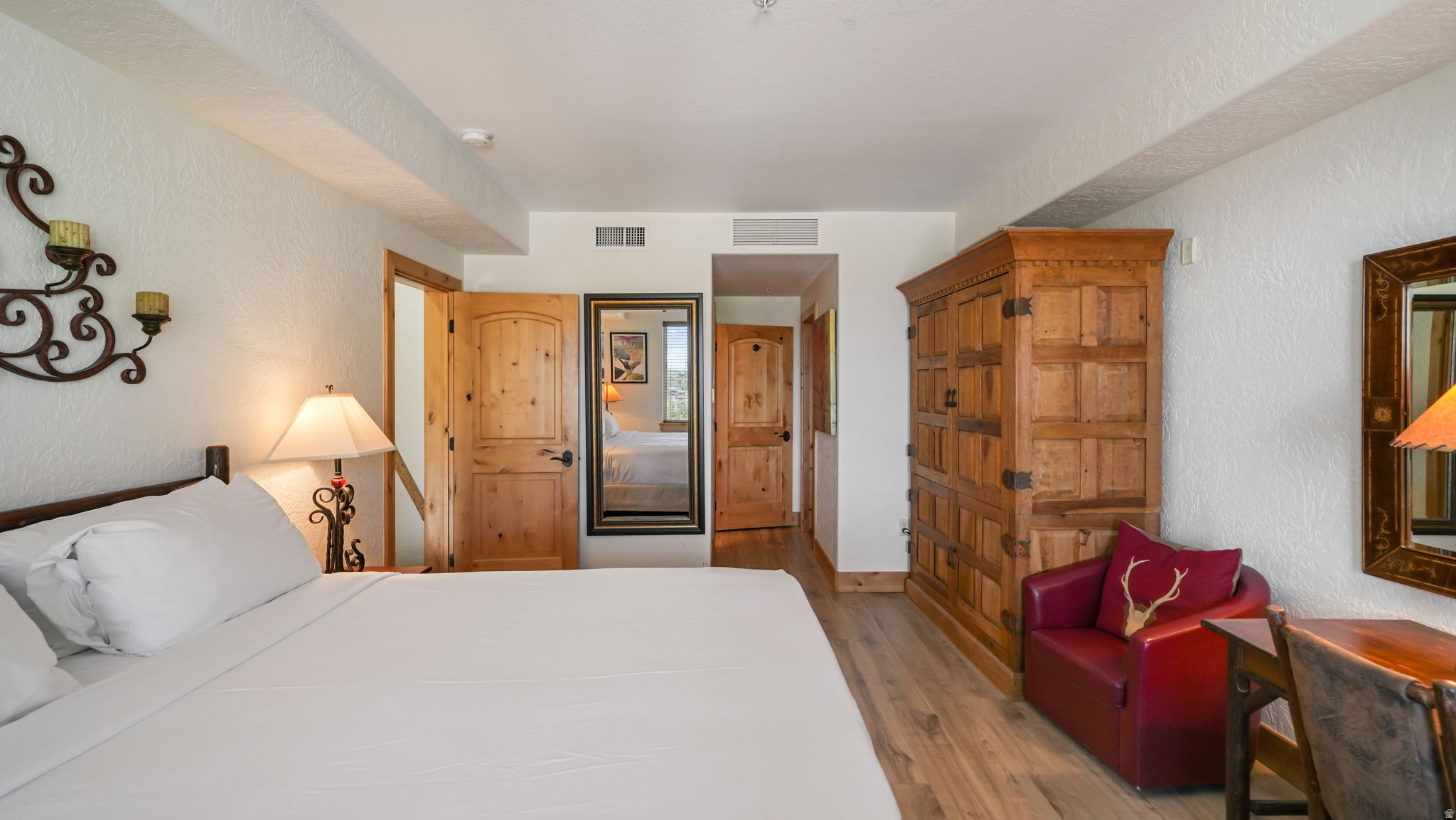 SILVERADO LODGE CONDOMINIUM - Residential