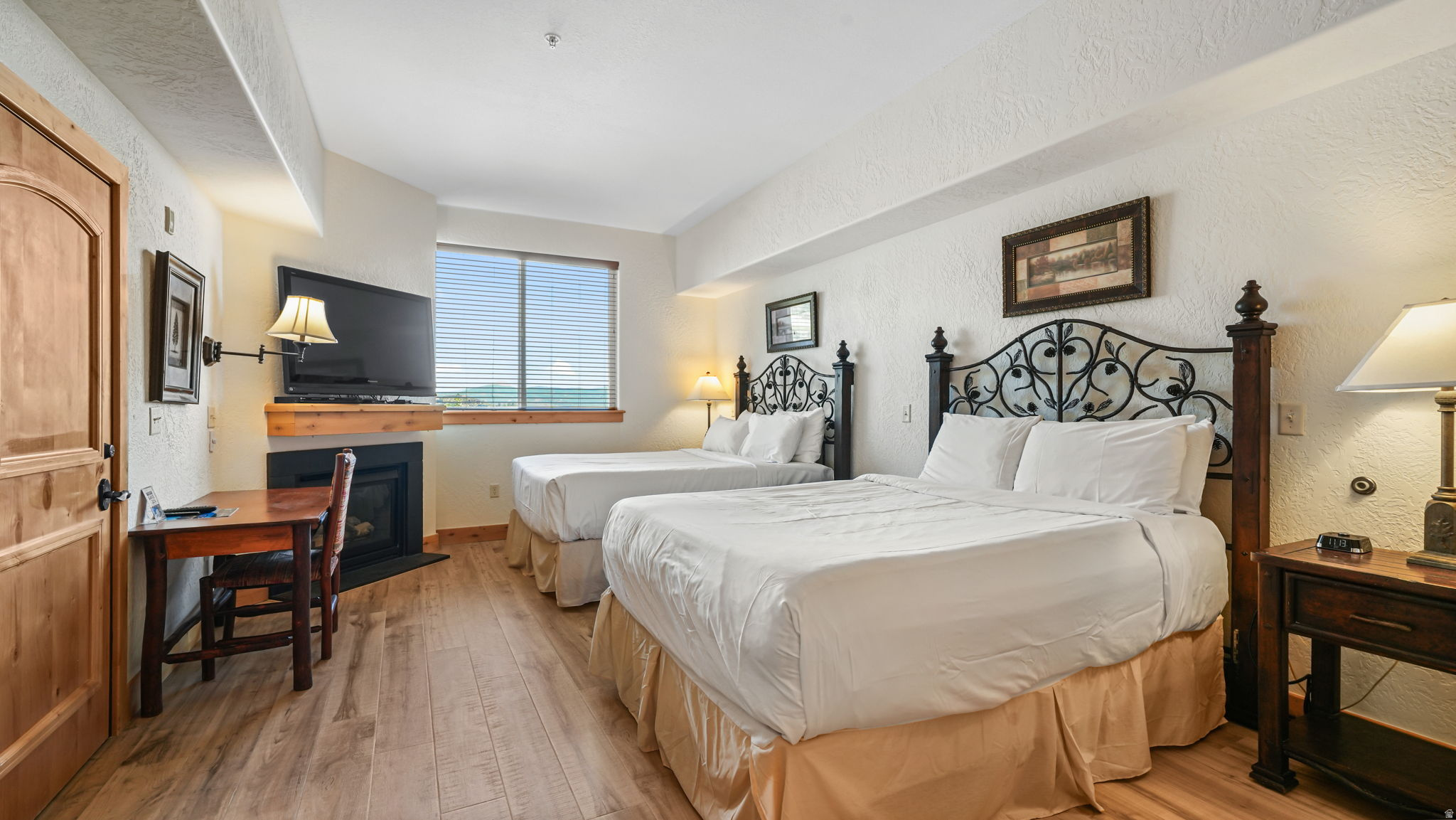 SILVERADO LODGE CONDOMINIUM - Residential
