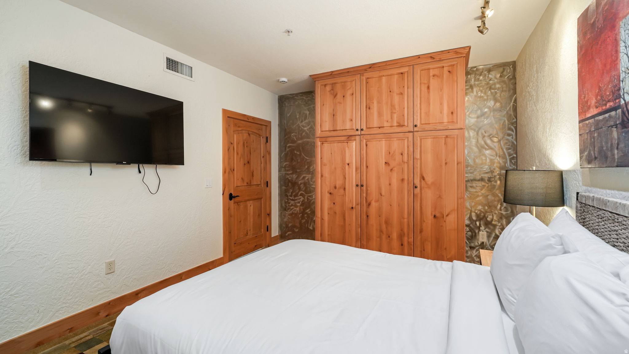 SILVERADO LODGE CONDOMINIUM - Residential