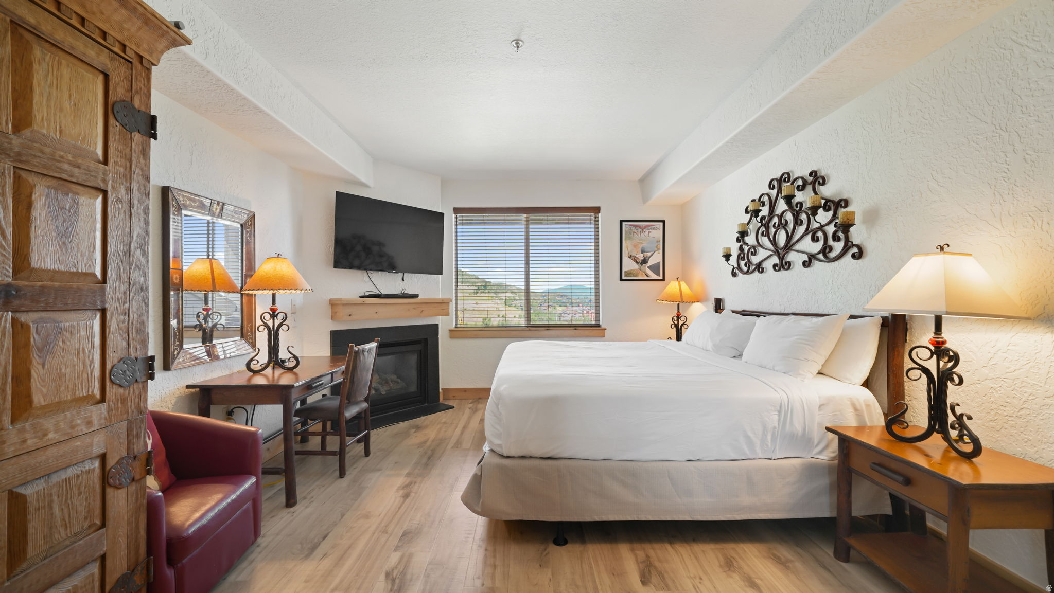SILVERADO LODGE CONDOMINIUM - Residential