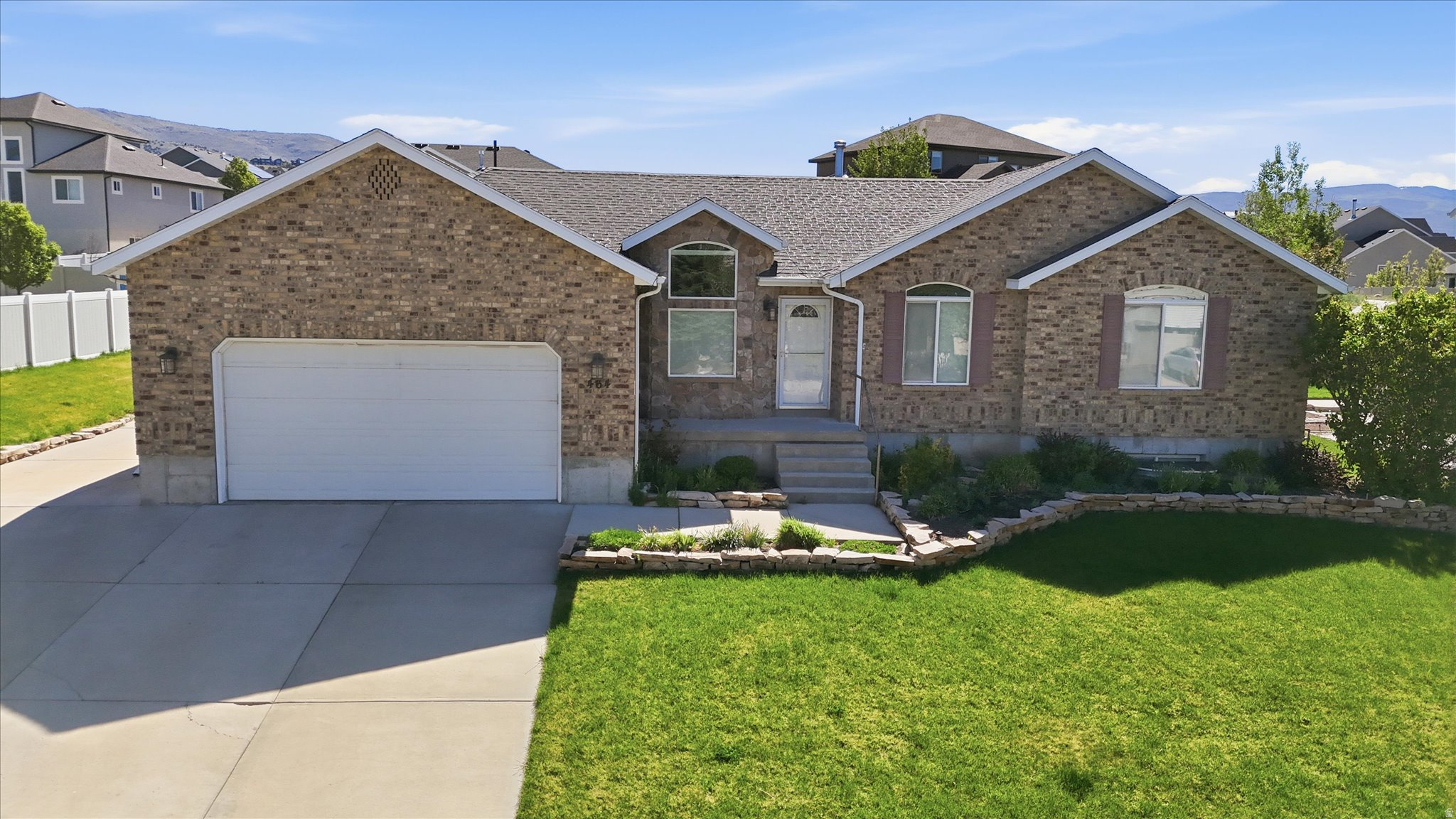 Beautiful 2800 sqft Heber home on .26 acres. Features 5 beds, 3 baths and a 2-car garage. Plumbing is stubbed in the downstairs living room for an optional wet bar or kitchen to be installed. The backyard offers a generous lawn and patio space perfect for entertaining and relaxing. Move-in ready mountain living at its best! All offers must include a lender qualification letter or proof of funds. All information is provided as a courtesy buyer and buyer's agent to verify all information.