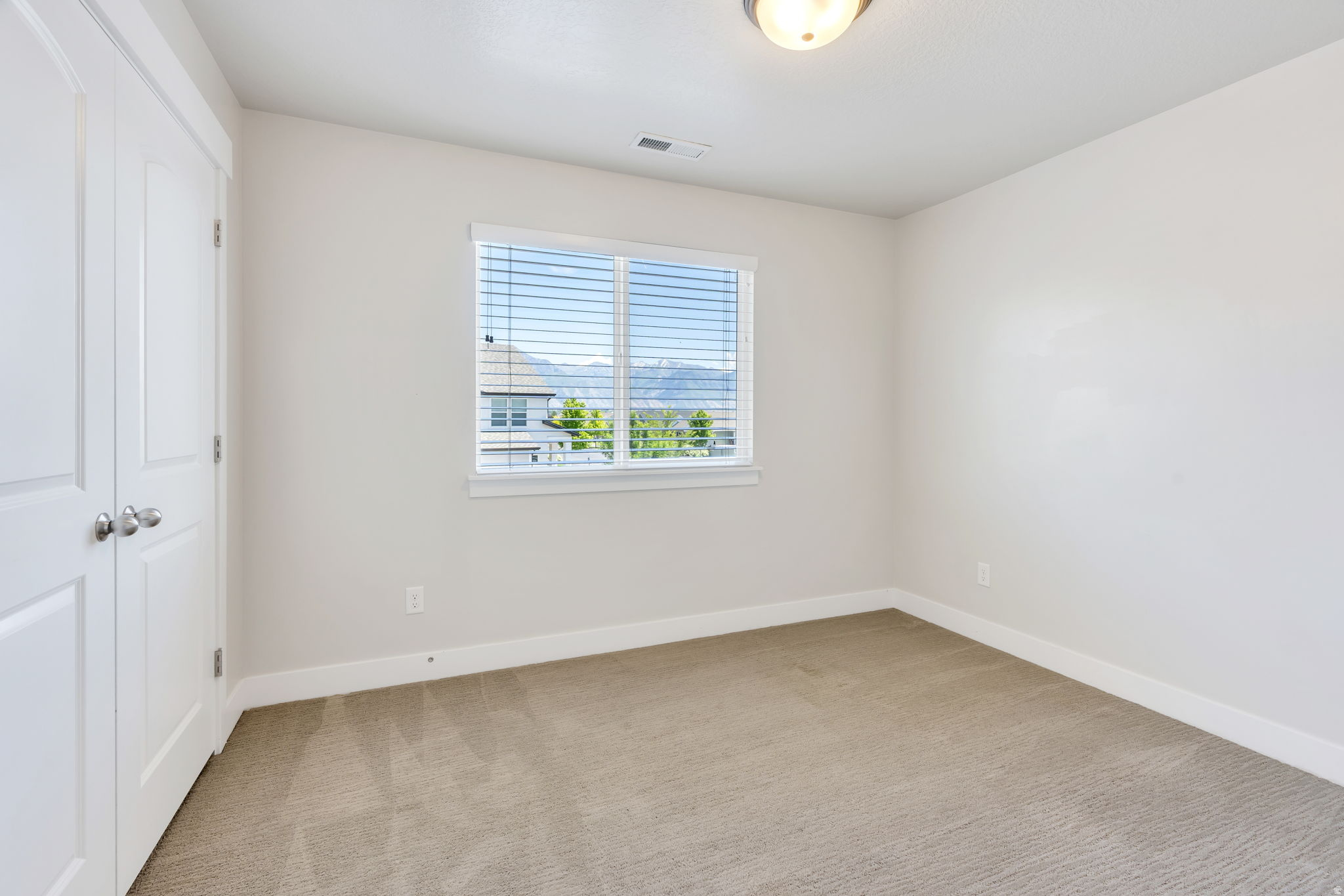 LAKEFRONT - Residential