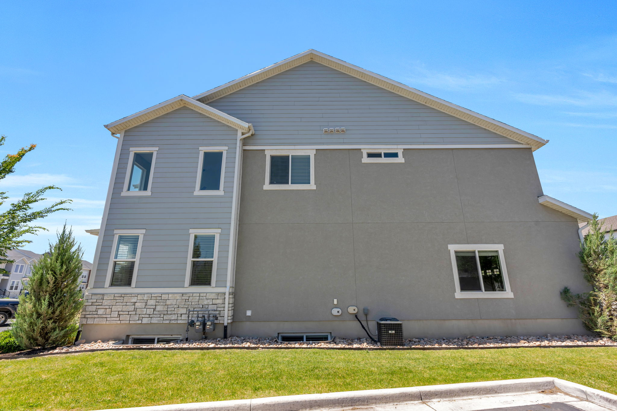 LAKEFRONT - Residential