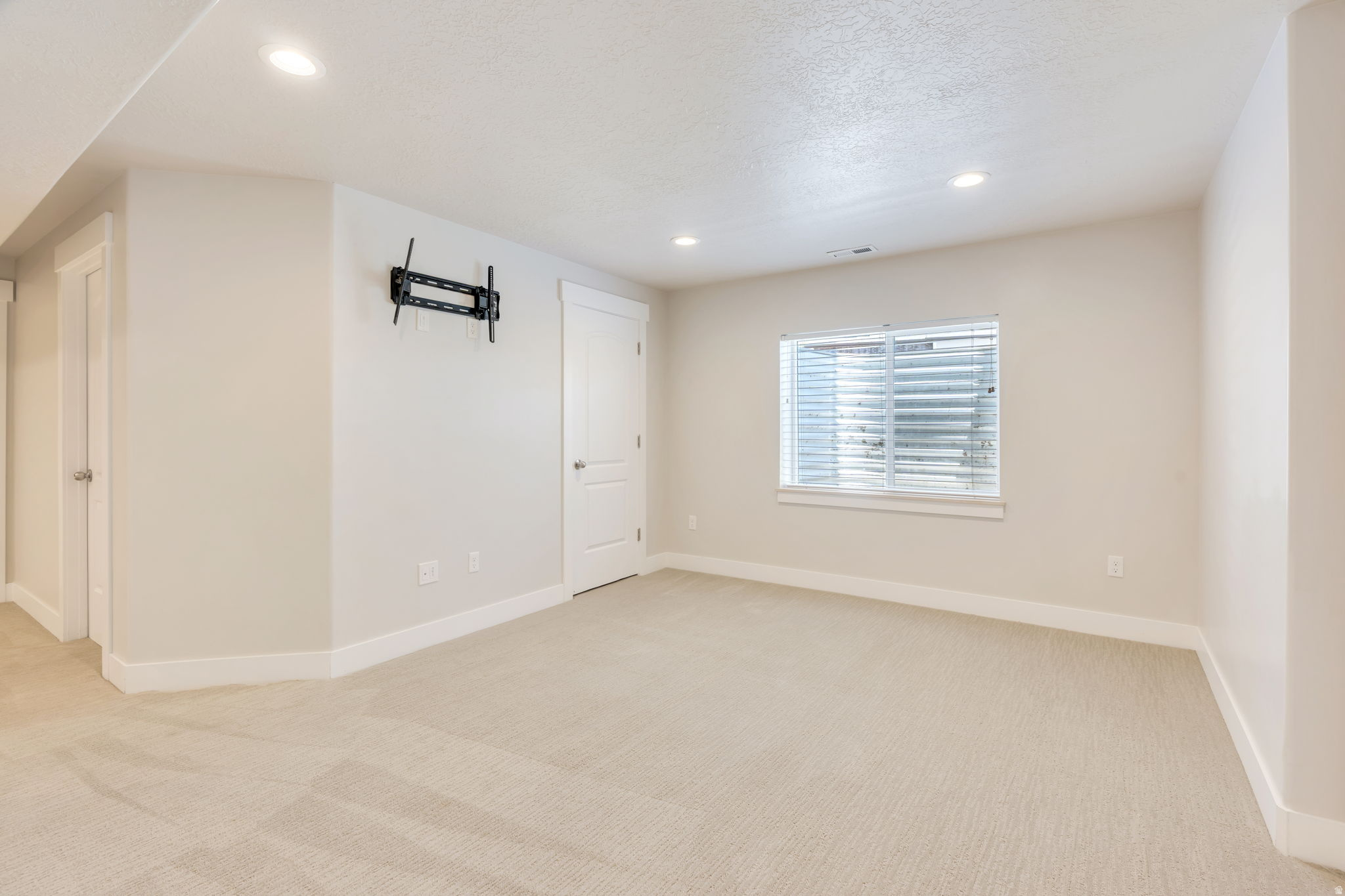 LAKEFRONT - Residential