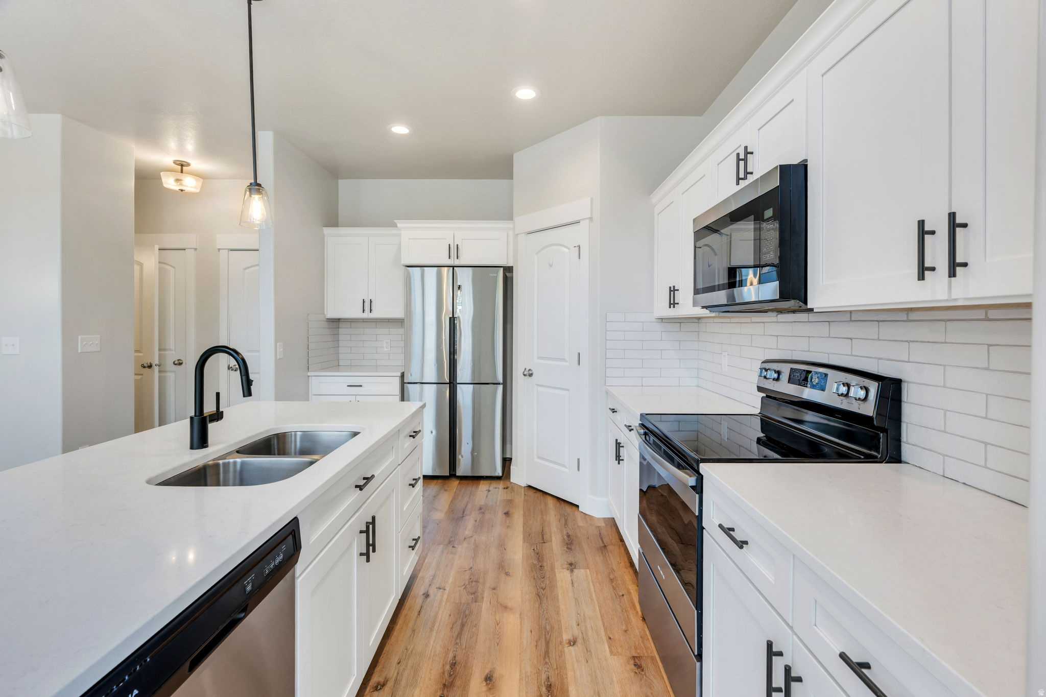 LAKEFRONT - Residential