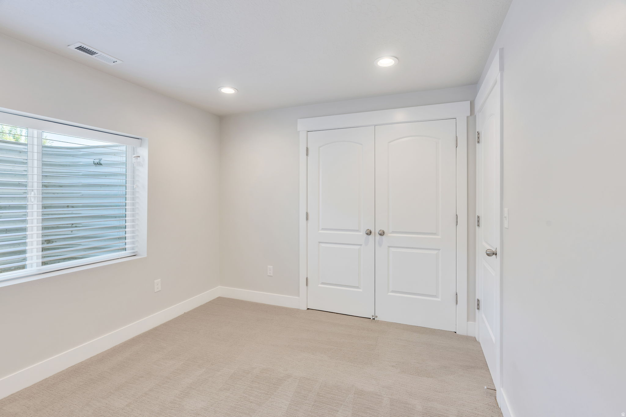 LAKEFRONT - Residential