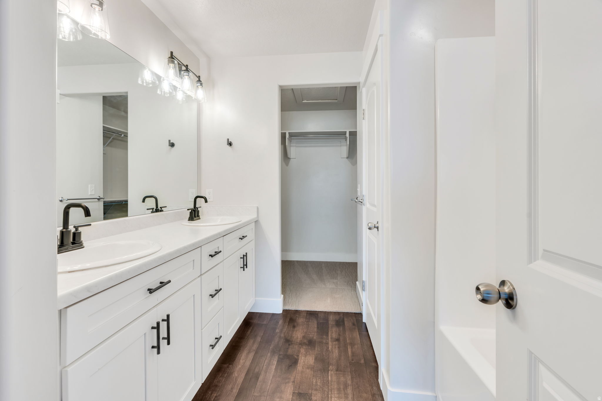 LAKEFRONT - Residential