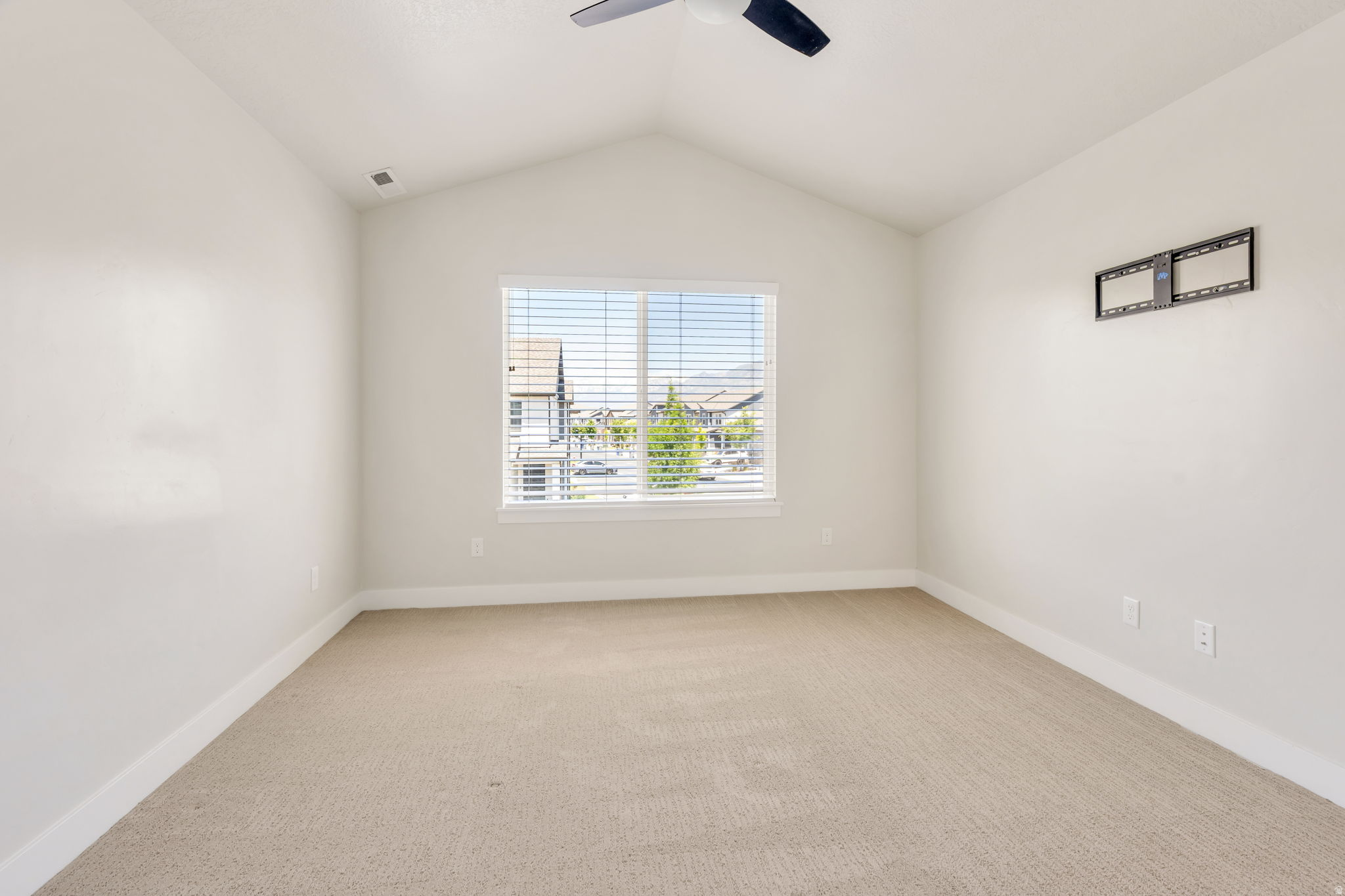 LAKEFRONT - Residential