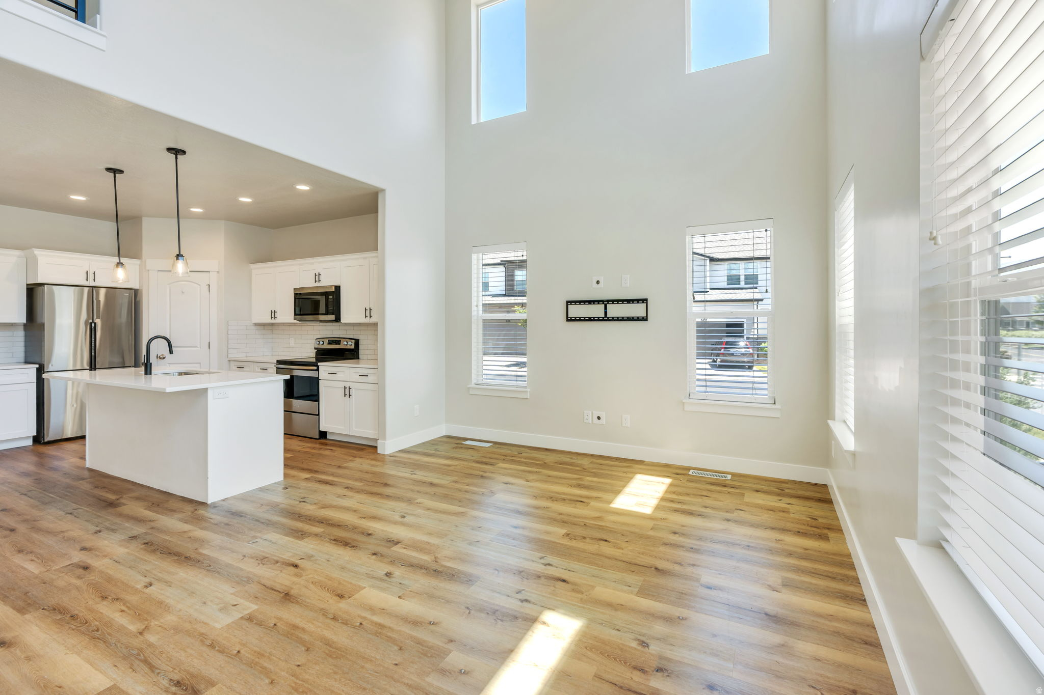 LAKEFRONT - Residential