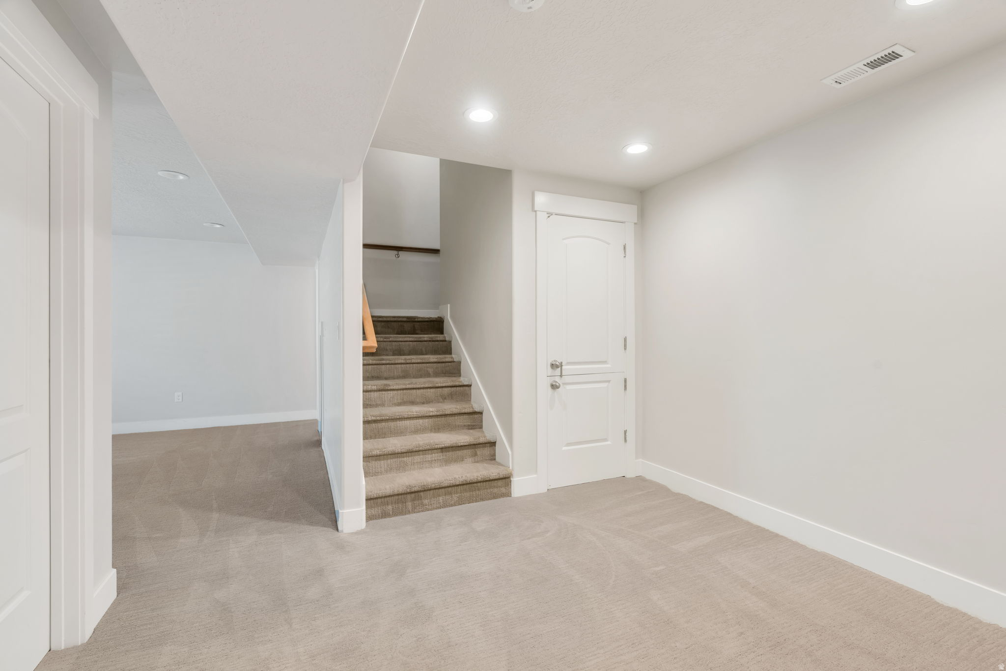 LAKEFRONT - Residential