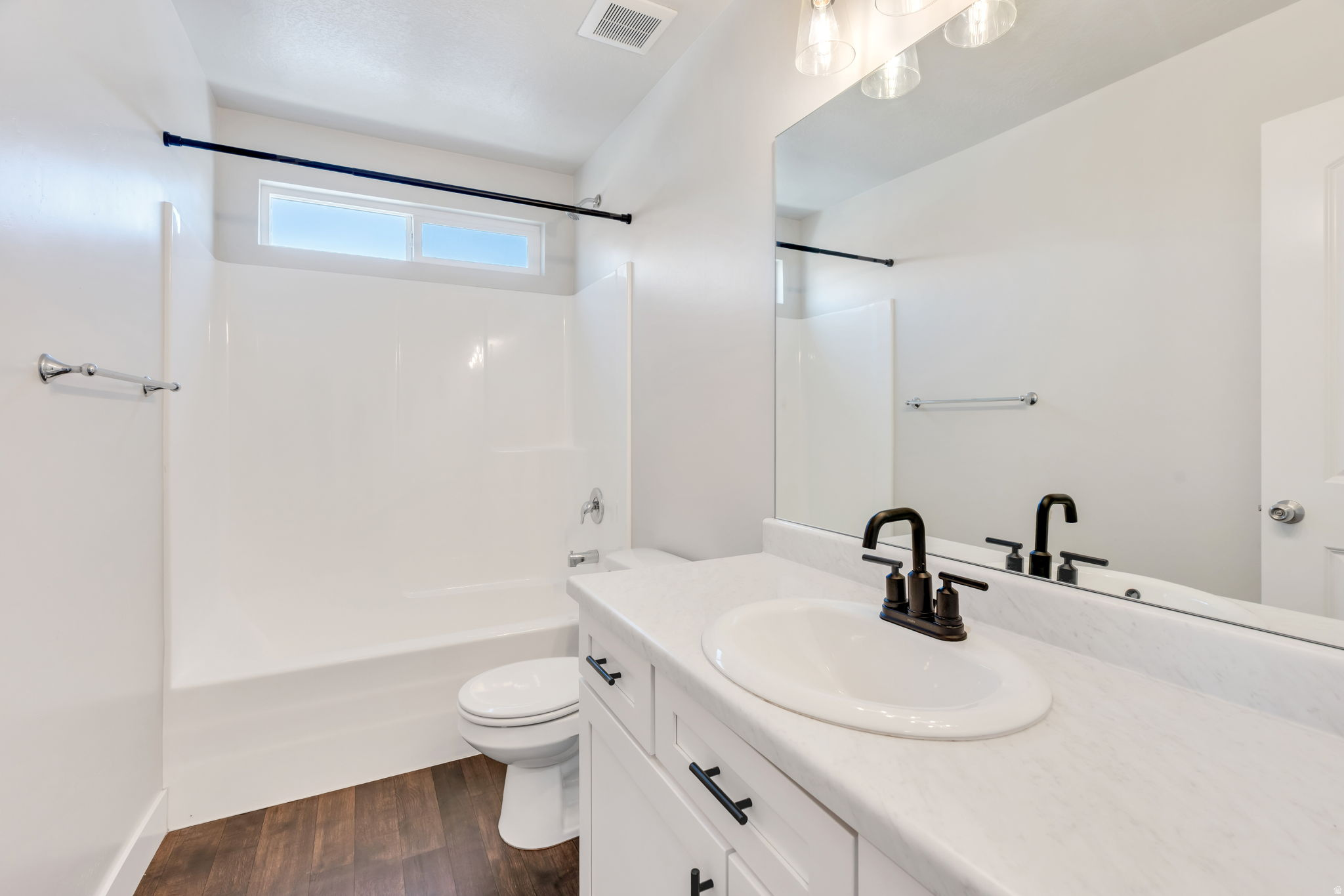 LAKEFRONT - Residential