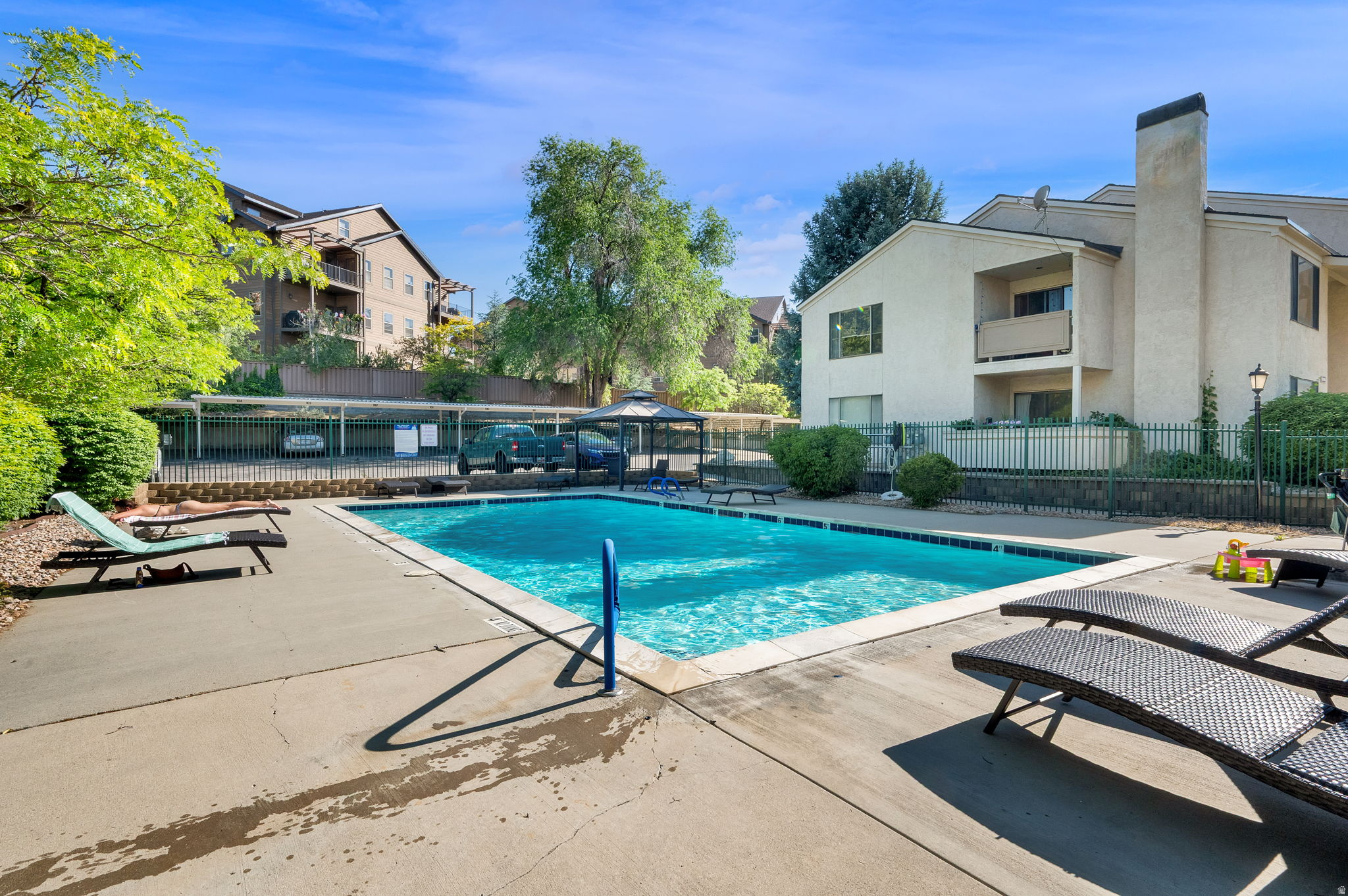 HILLCREEK - Residential