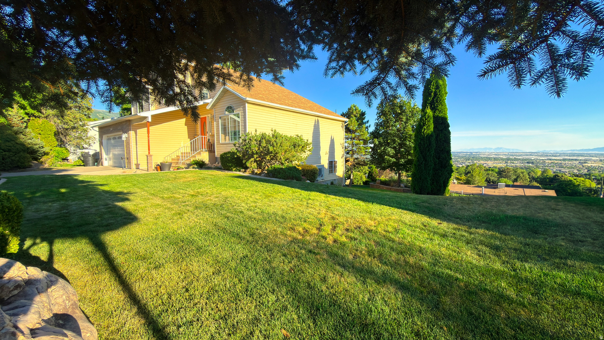 LAKEVIEW HEIGHTS - Residential