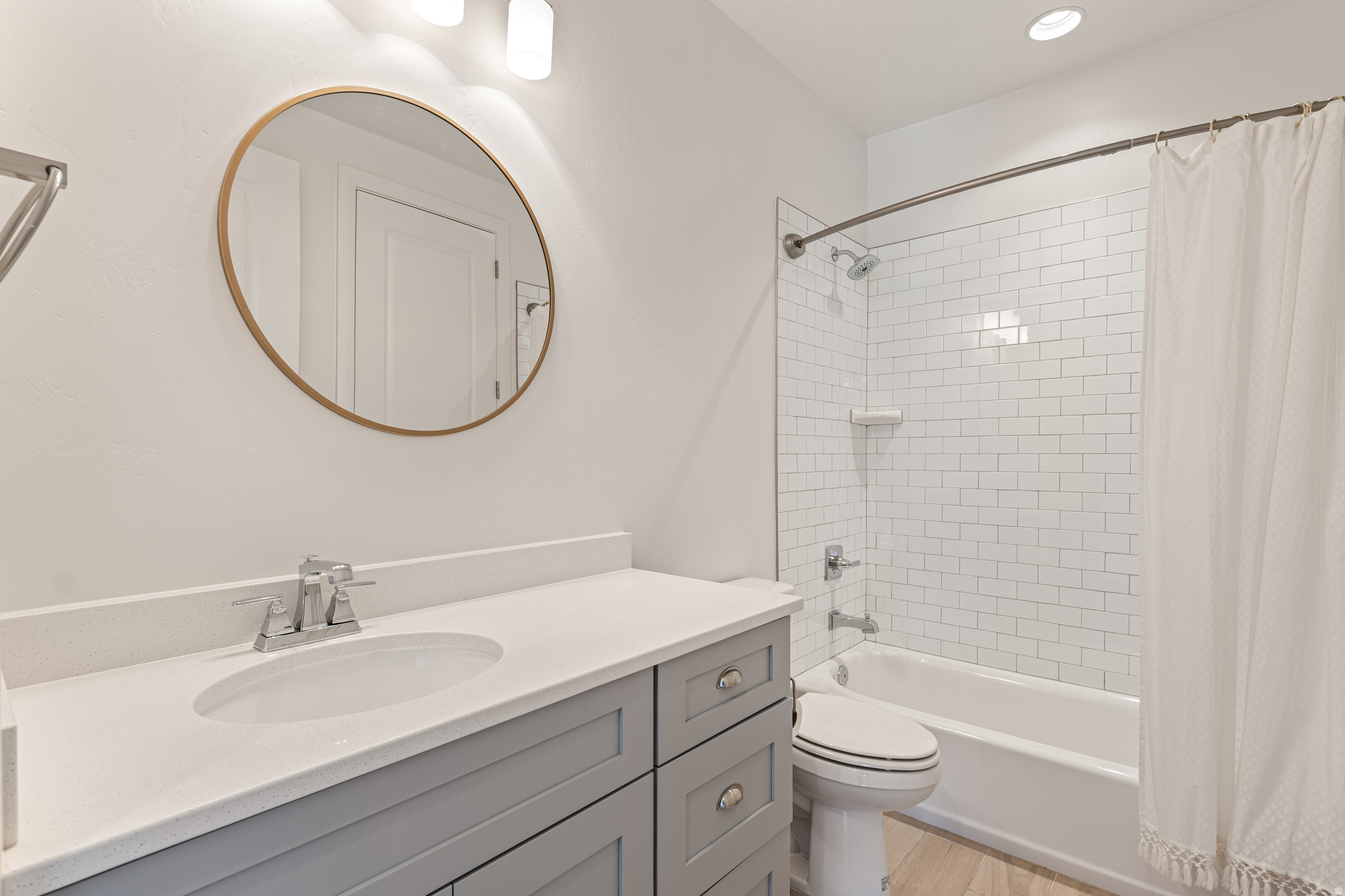 WARNER GATEWAY PH 1 - Residential