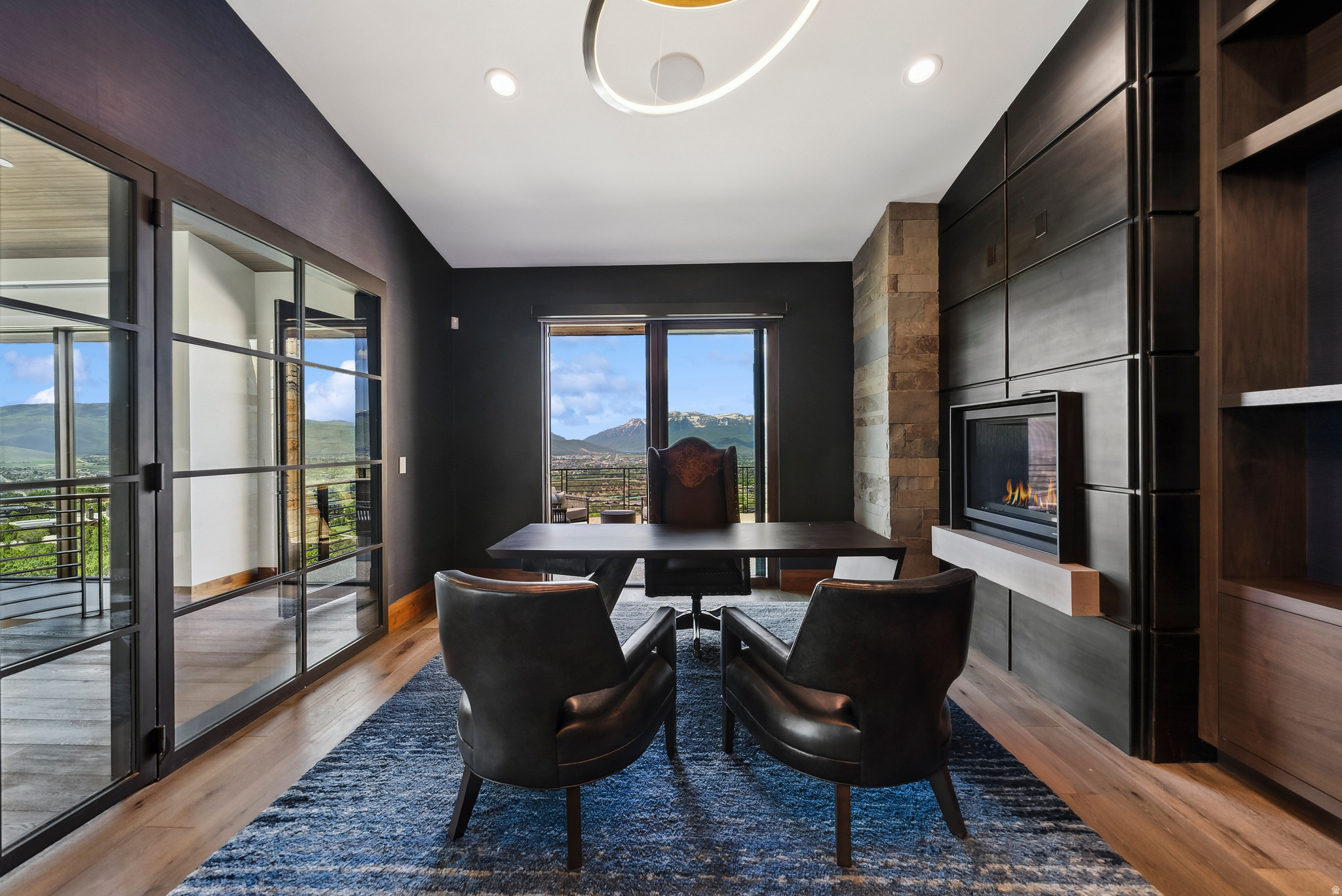 RED LEDGES - Residential