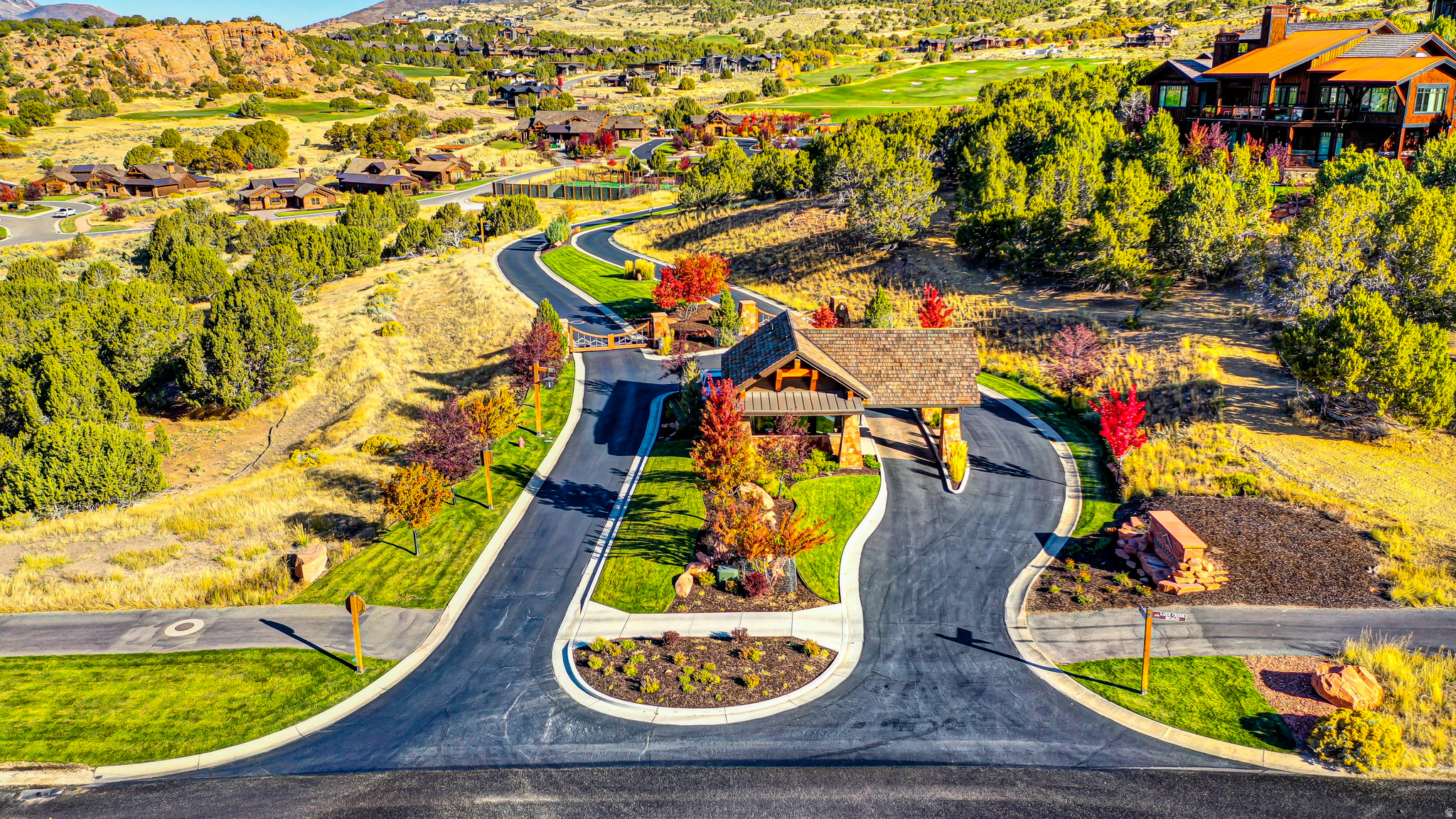 RED LEDGES - Residential