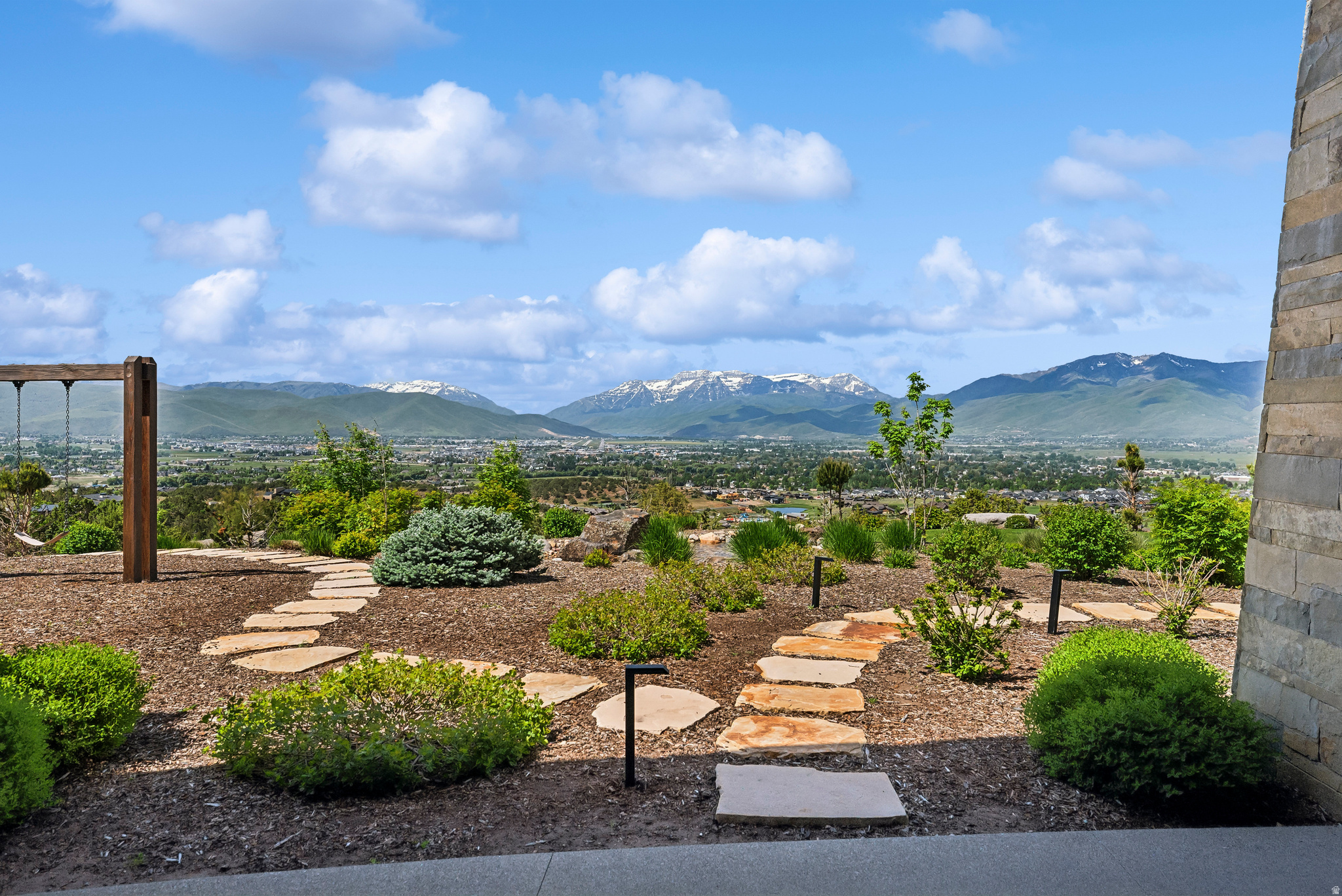 RED LEDGES - Residential
