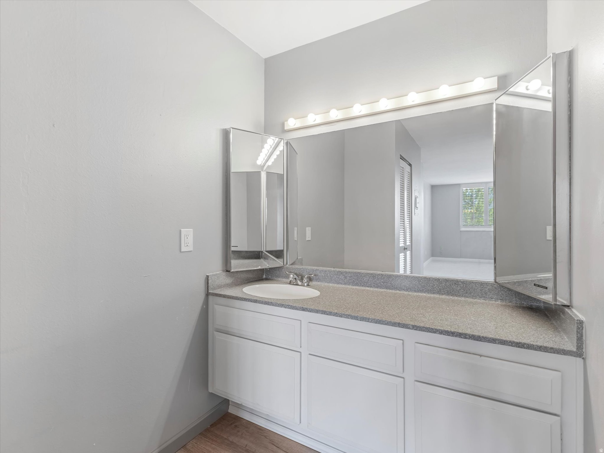 ZION SUMMIT CONDM - Residential