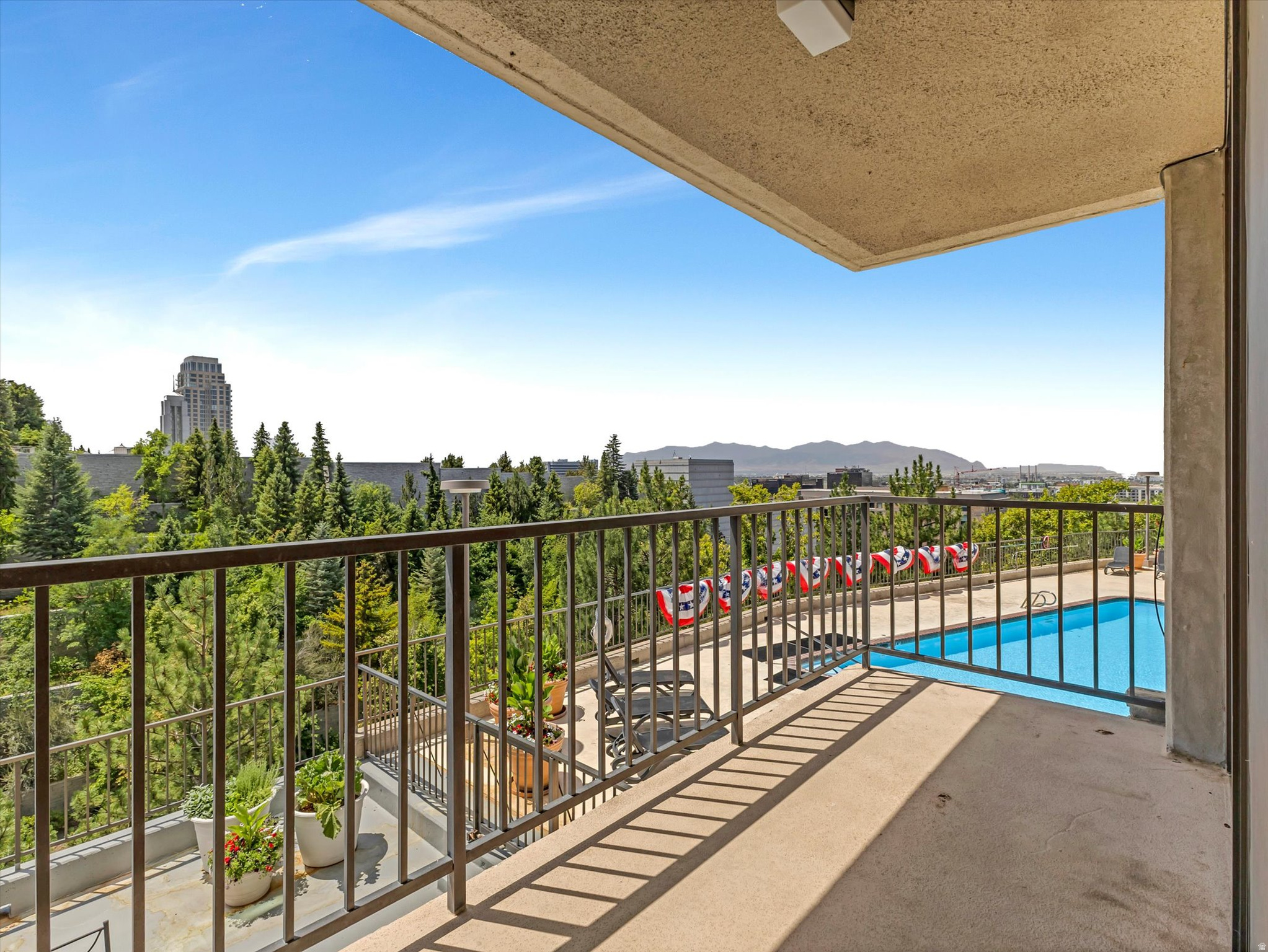 ZION SUMMIT CONDM - Residential
