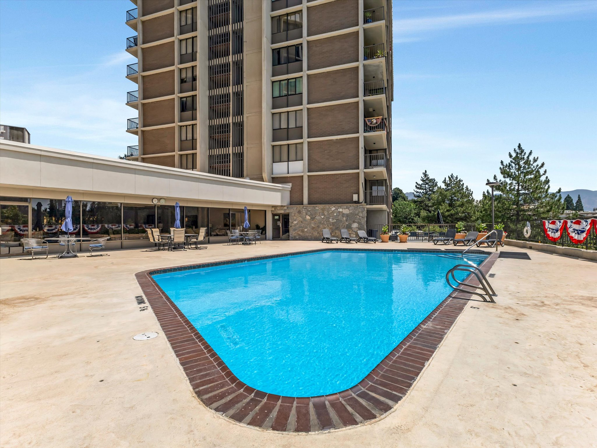 ZION SUMMIT CONDM - Residential