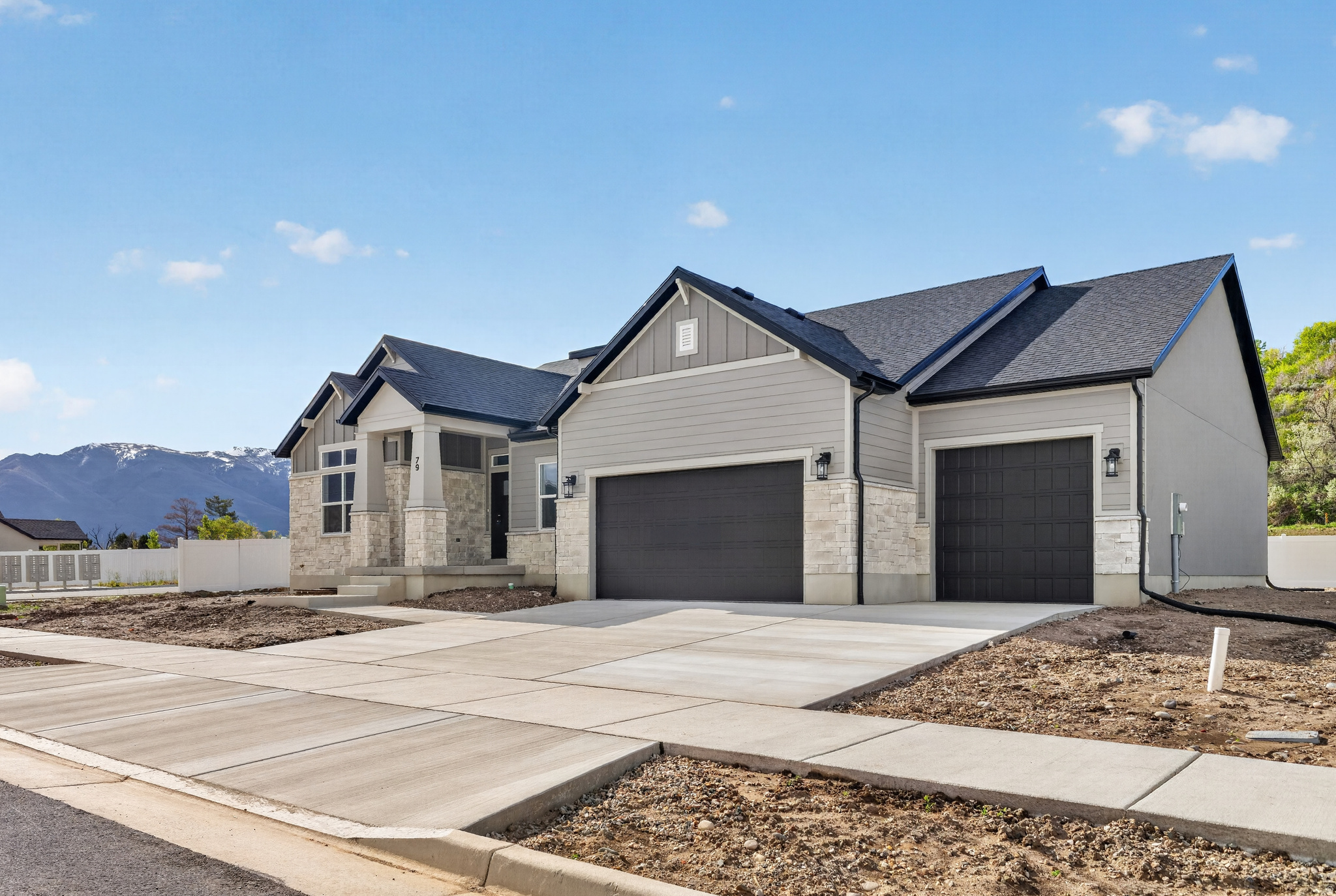 RIVERWOOD - Residential