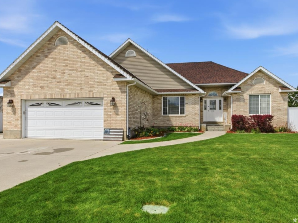 COUNTRY CLUB ESTATES - Residential