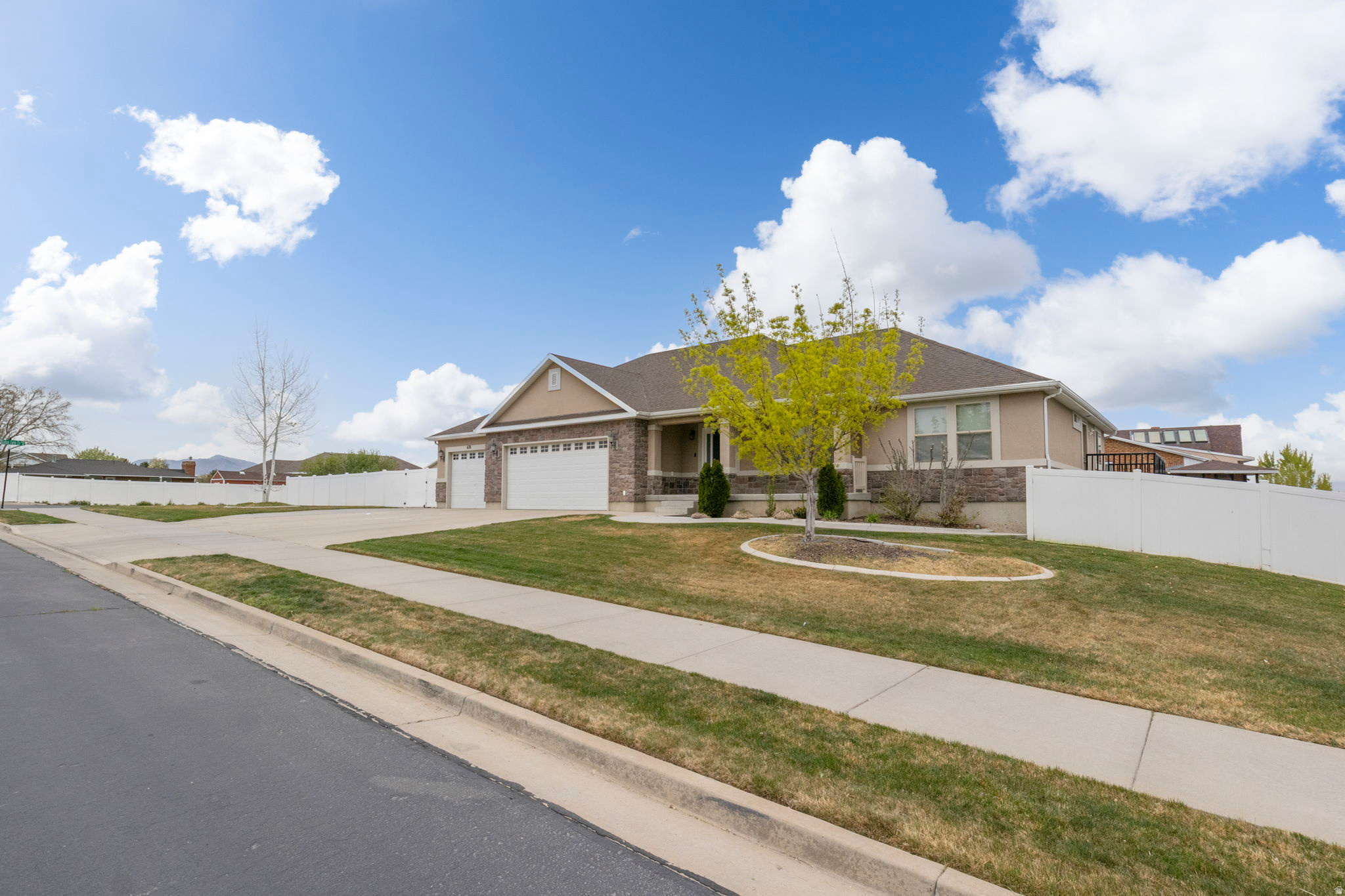 ASPEN CREST - Residential
