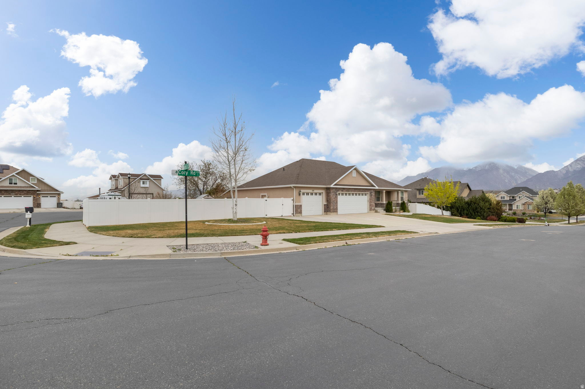 ASPEN CREST - Residential