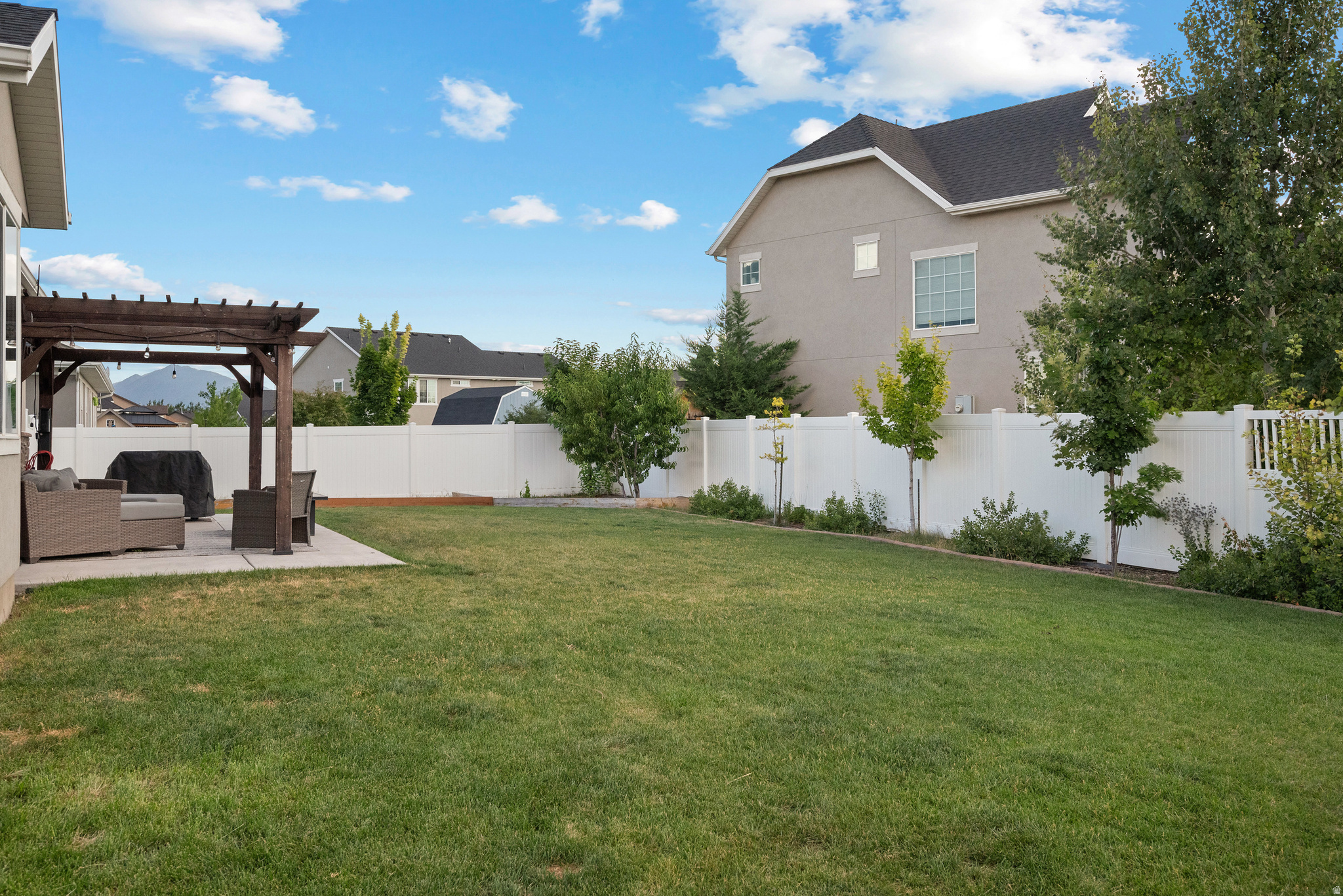 MINERS GROVE 17 - Residential