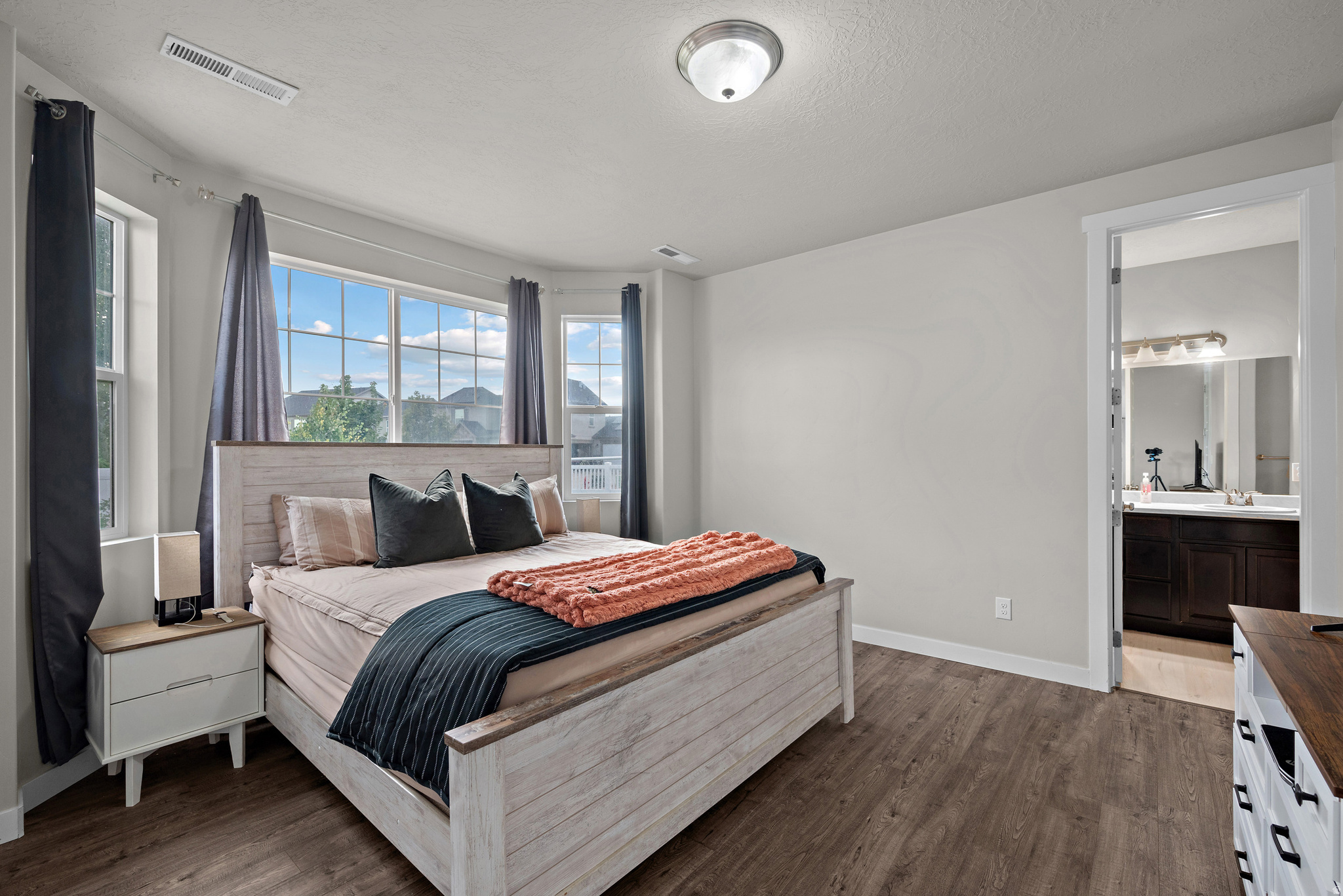 MINERS GROVE 17 - Residential