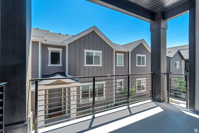 MEADOWBROOK - Residential