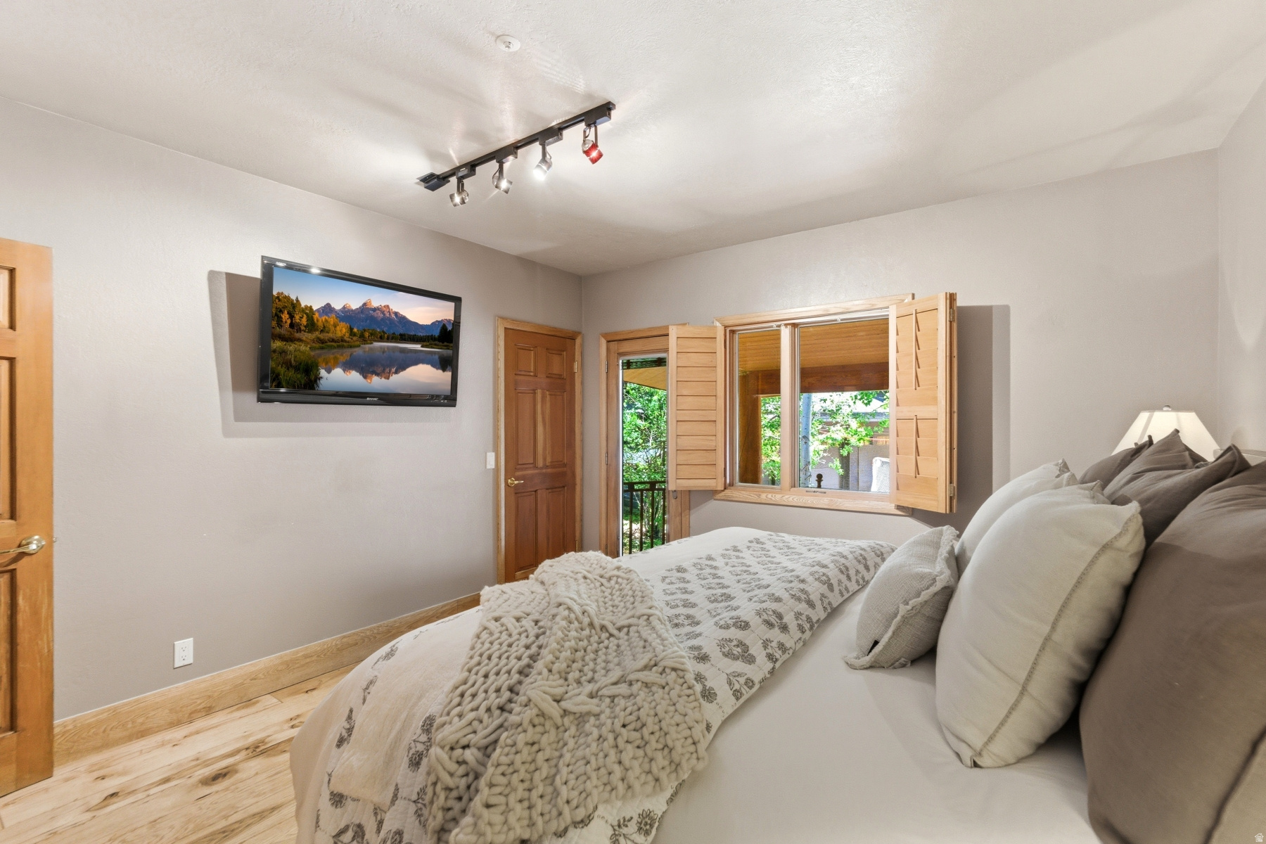 FAIRWAY MEADOWS - Residential