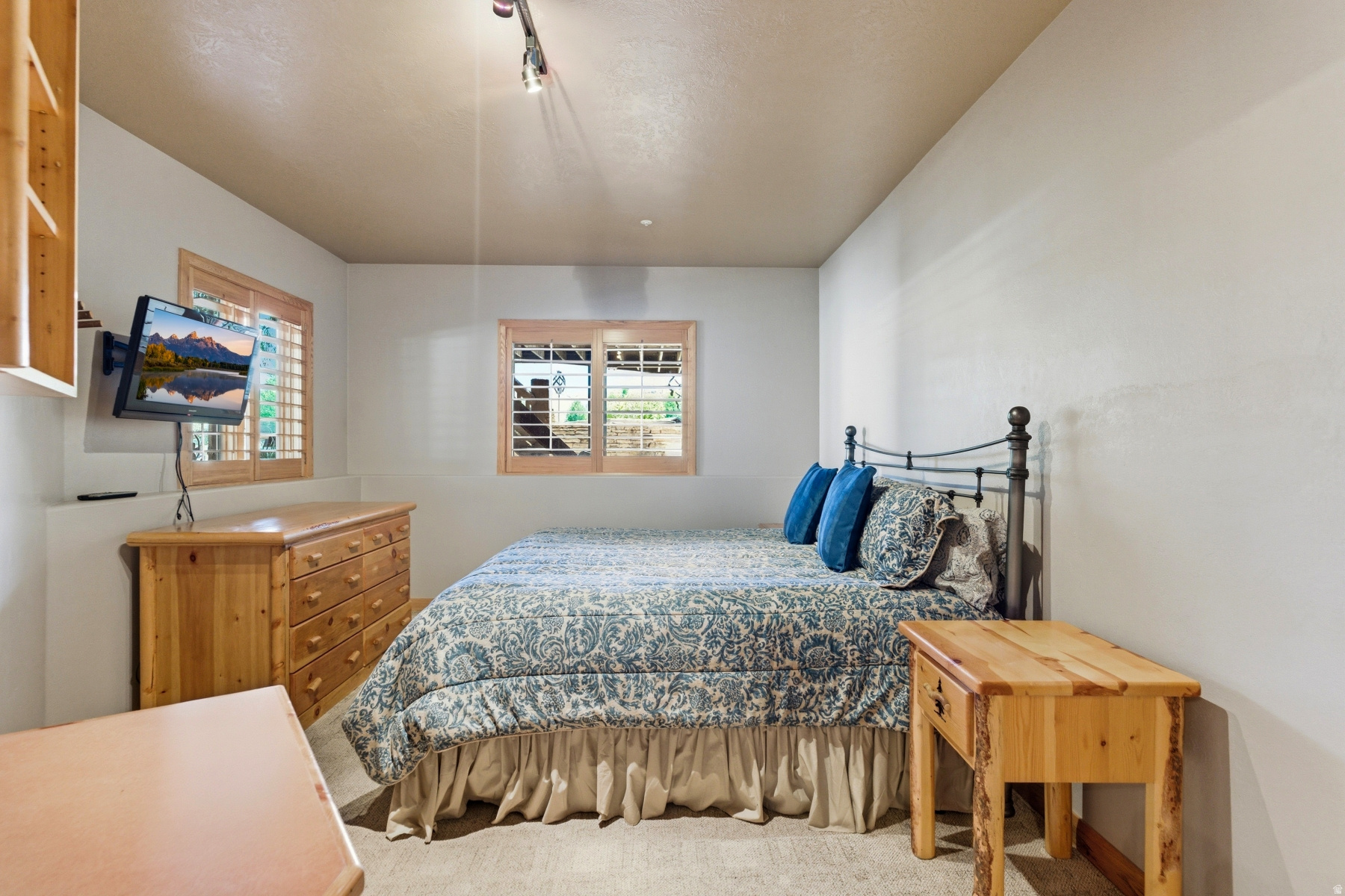 FAIRWAY MEADOWS - Residential