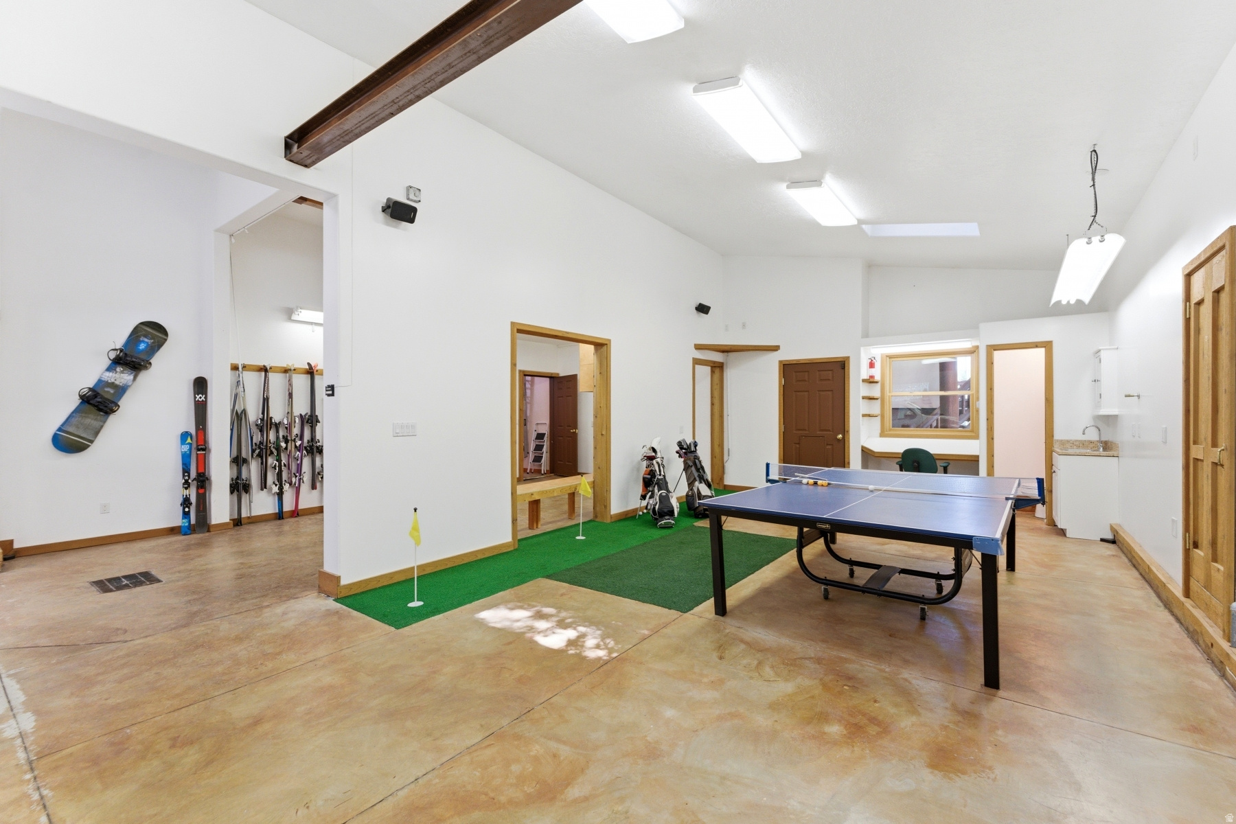 FAIRWAY MEADOWS - Residential