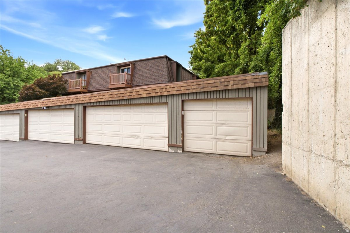 WILLOWS - Residential