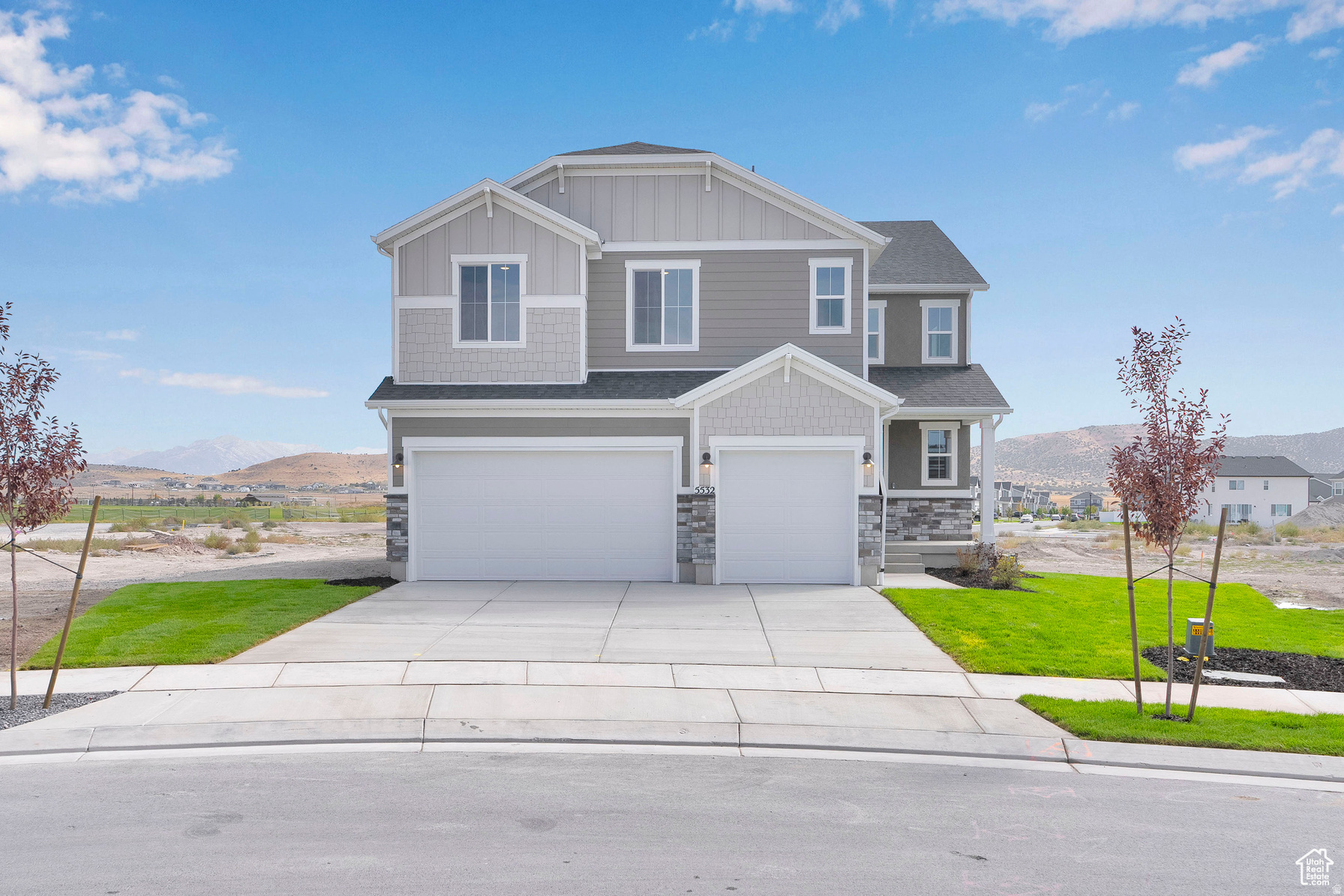 **CONTRACT ON THIS HOME TODAY AND QUALIFY FOR 30 YEAR FIXED FHA/VA RATES AS LOW AS 4.50% & 30 YEAR FIXED CONVENTIONAL RATES AS LOW AS 4.875% *** Restrictions Apply: Contact Us for More Information*** This is our Yorktown floorplan, with a completion date in May. This home offers a 2-story entry with open railings, large great room with an open flow through the dining room into the gourmet kitchen, and sunroom perfect for entertaining. Lots of large windows to allow an abundance of natural light into the home. The owner's suite has a large shower and separate soaker tub, very large vanity counter with double sinks. All counter tops are upgraded quartz throughout. Three additional large secondary bedrooms up and a single bedroom on the main floor with a 3/4 bath could also be used as a study. The large basement foundation has an upgraded 9' height perfect for your family to grow. **AVAILABLE IN SEPTEMBER***