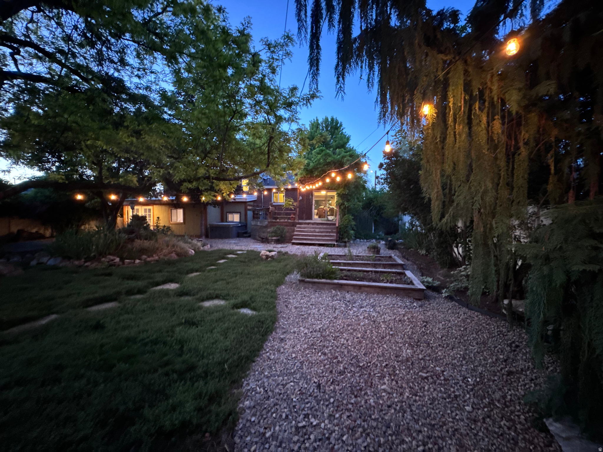 LA SALLE ACRES - Residential