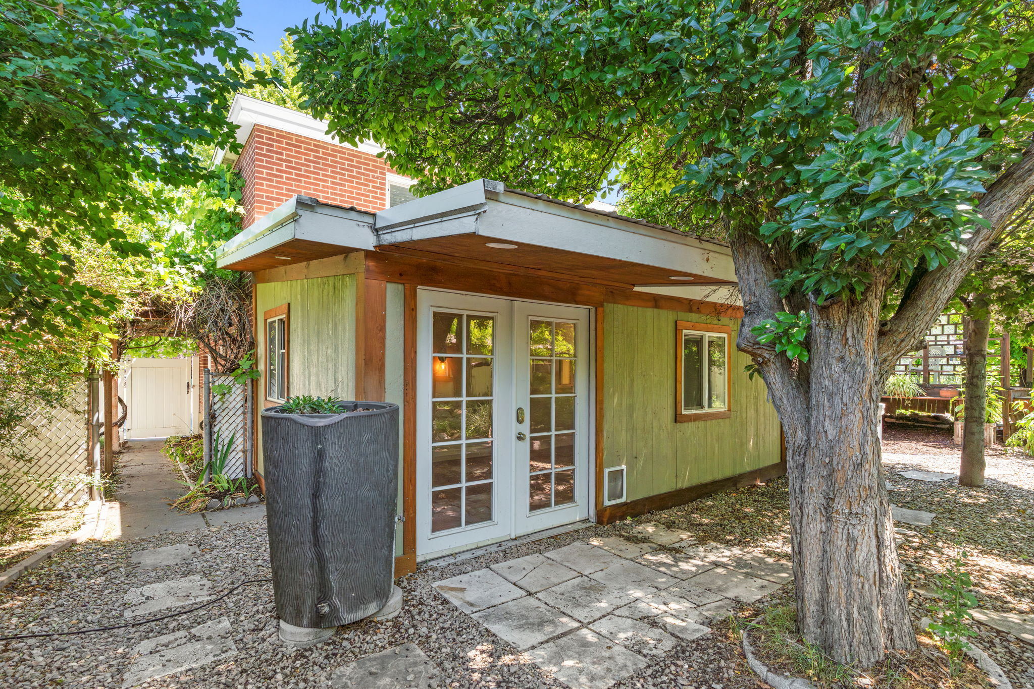 LA SALLE ACRES - Residential