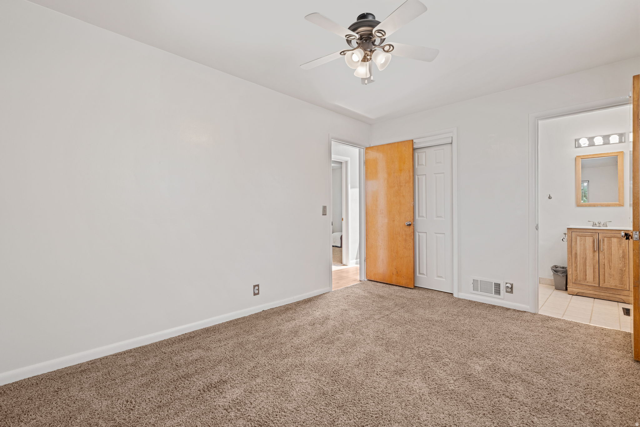 LA SALLE ACRES - Residential