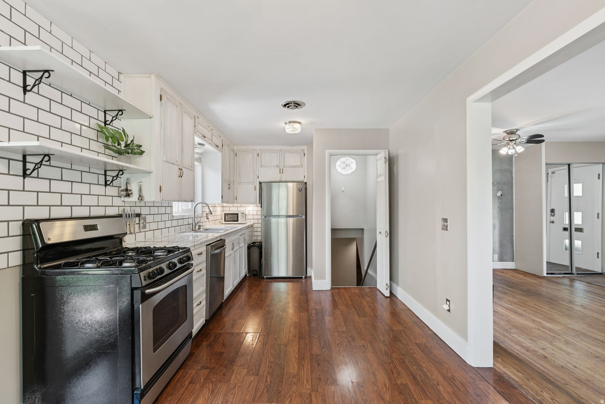 LA SALLE ACRES - Residential