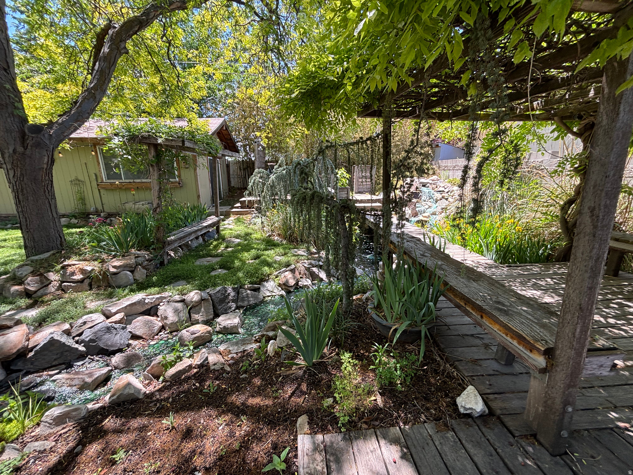 LA SALLE ACRES - Residential