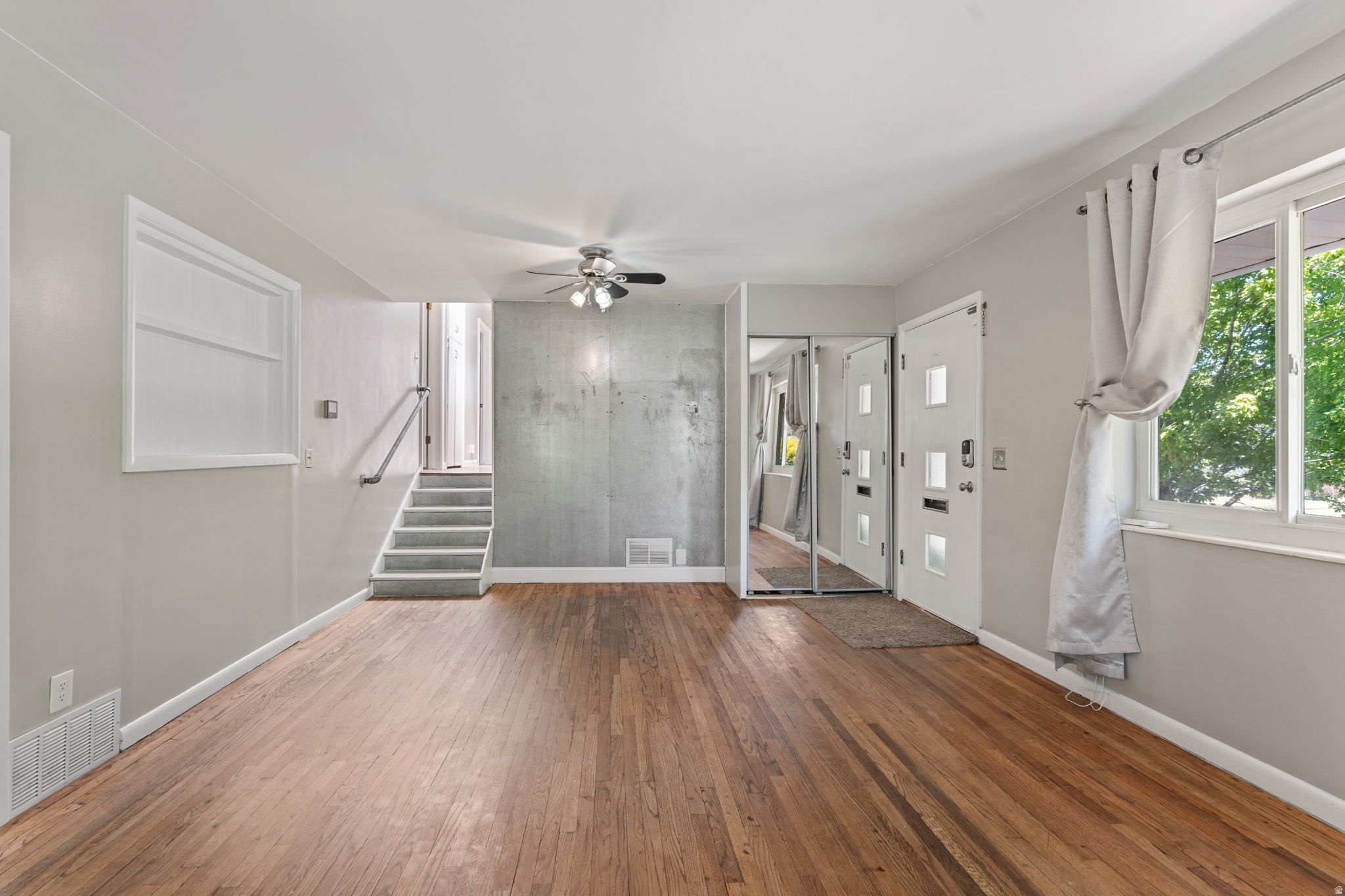 LA SALLE ACRES - Residential
