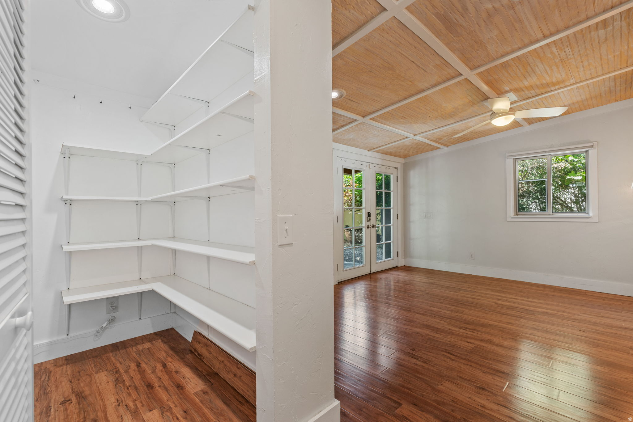 LA SALLE ACRES - Residential