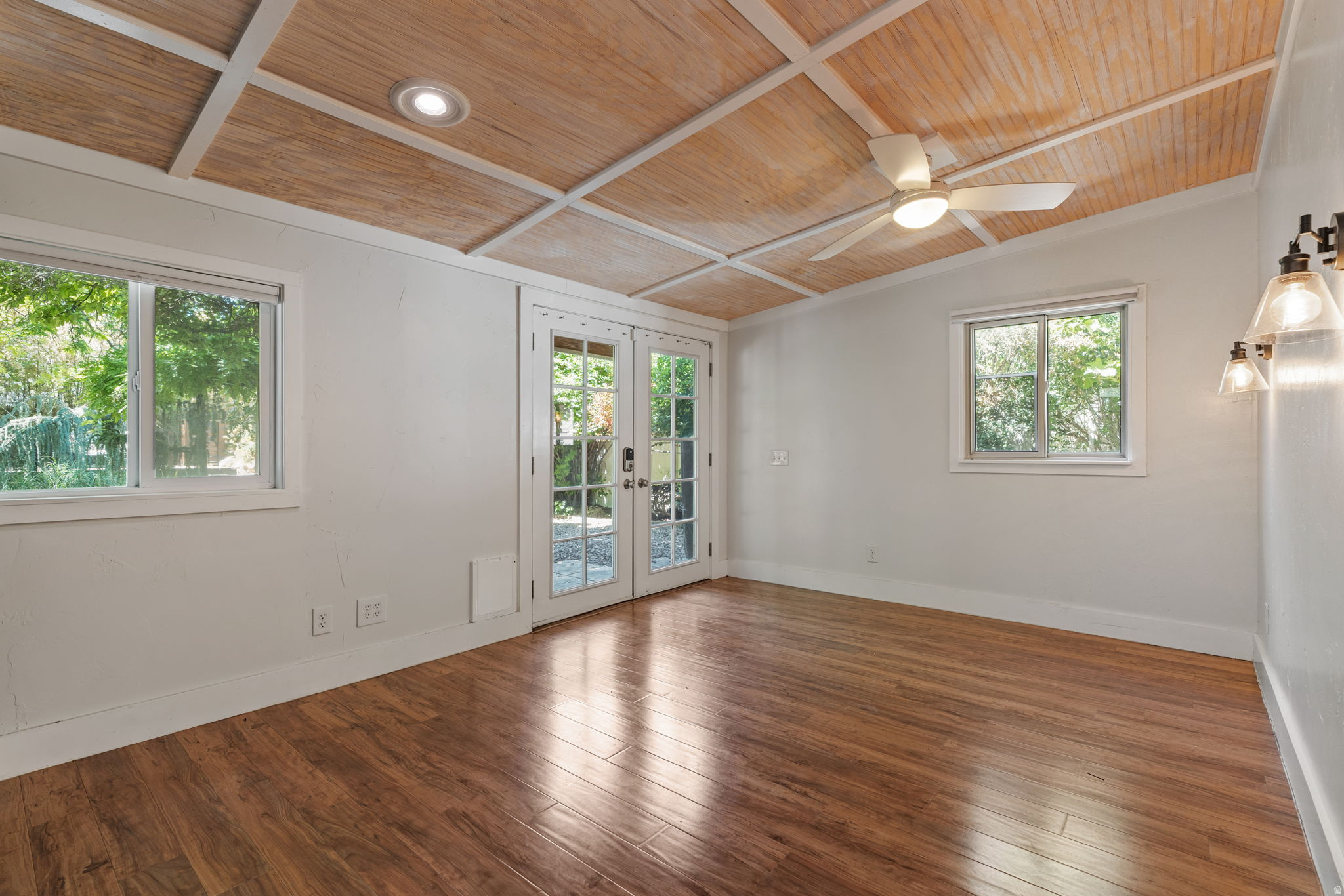 LA SALLE ACRES - Residential