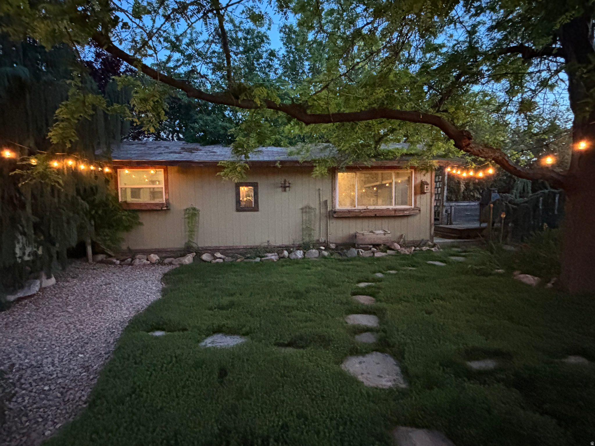 LA SALLE ACRES - Residential