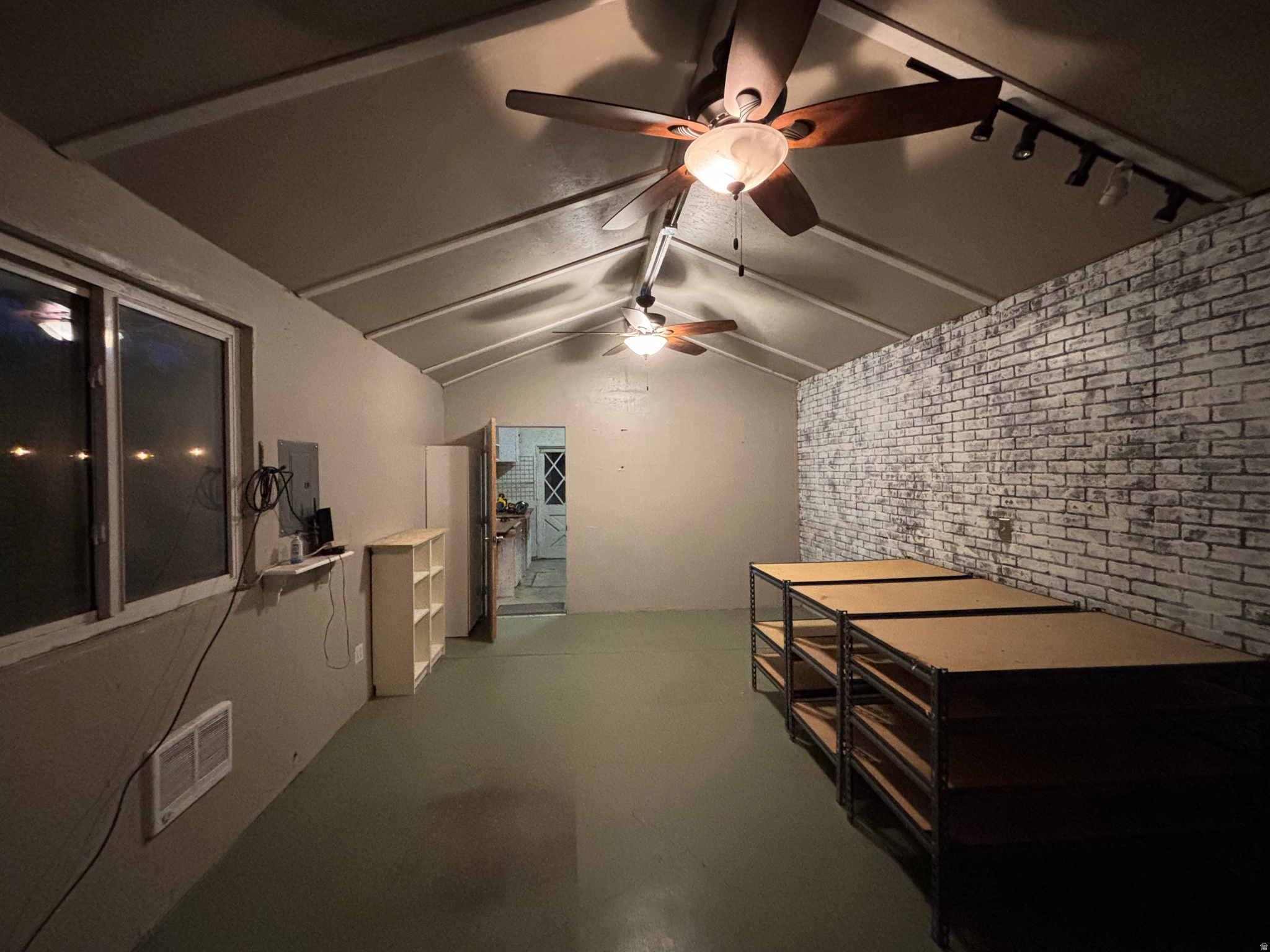 LA SALLE ACRES - Residential