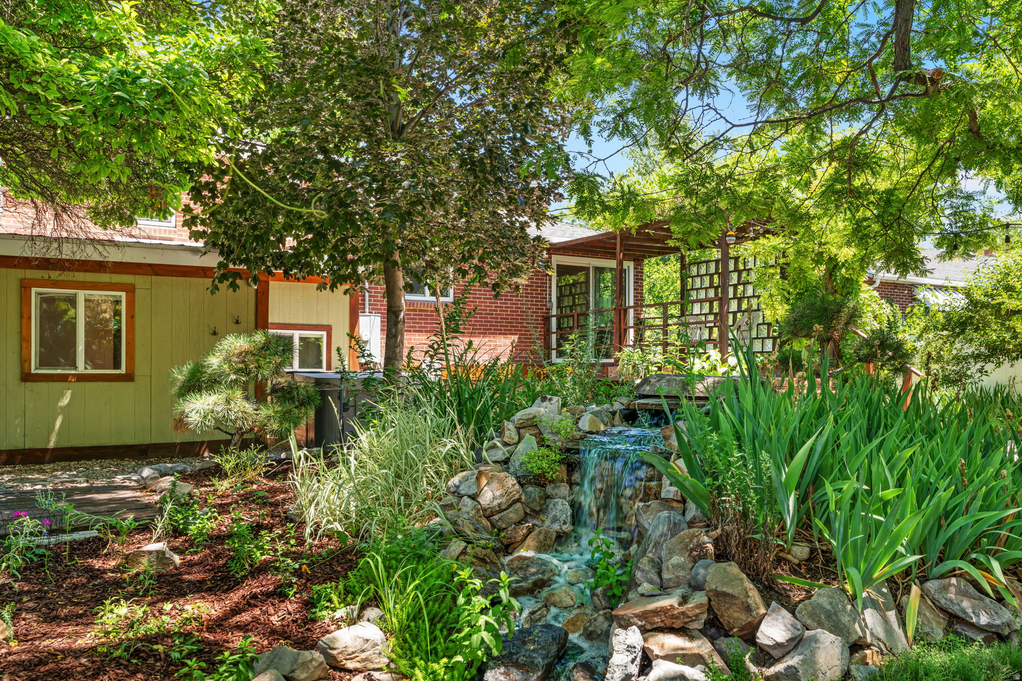 LA SALLE ACRES - Residential